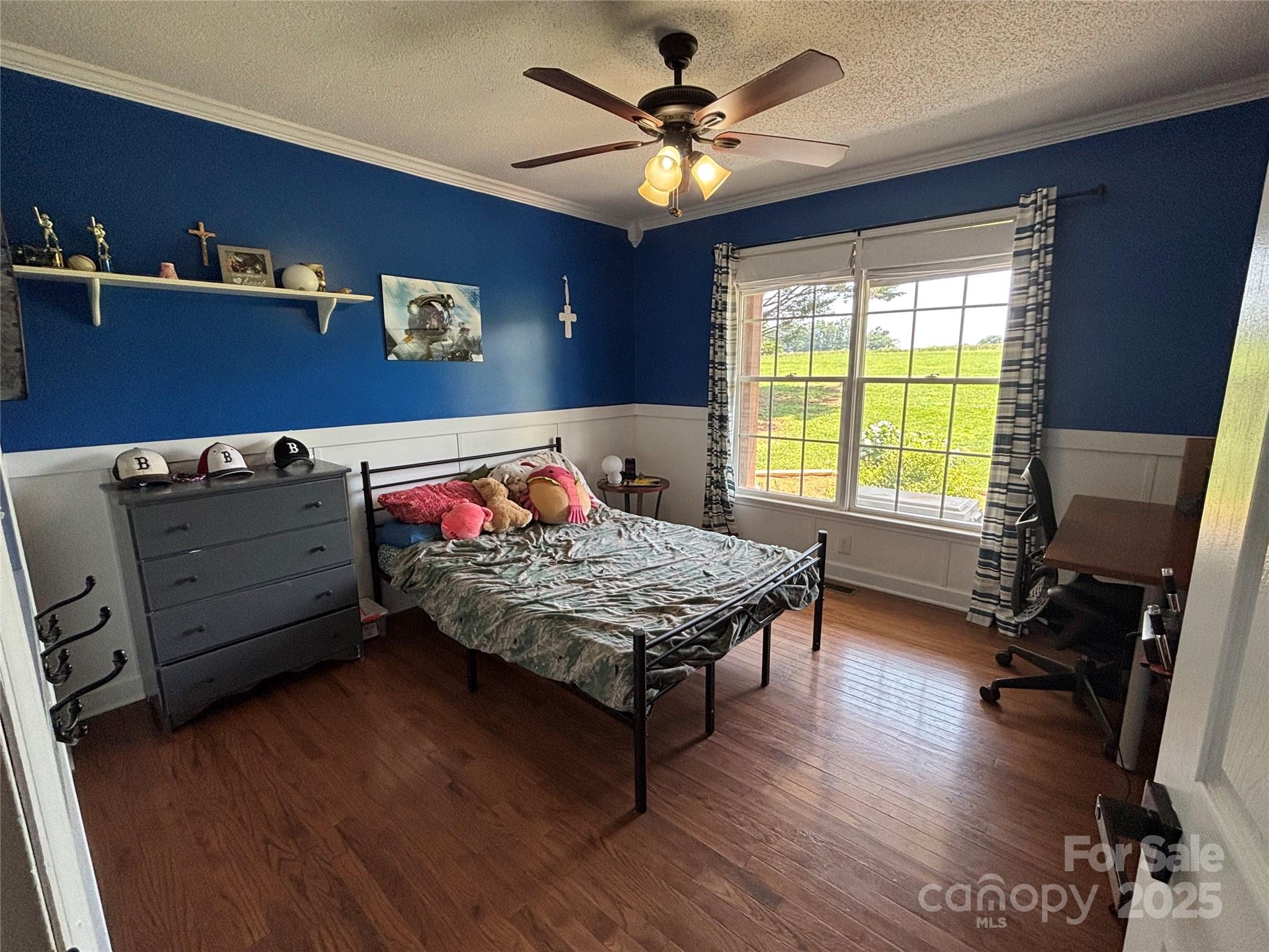 8122 Hutchison Lane