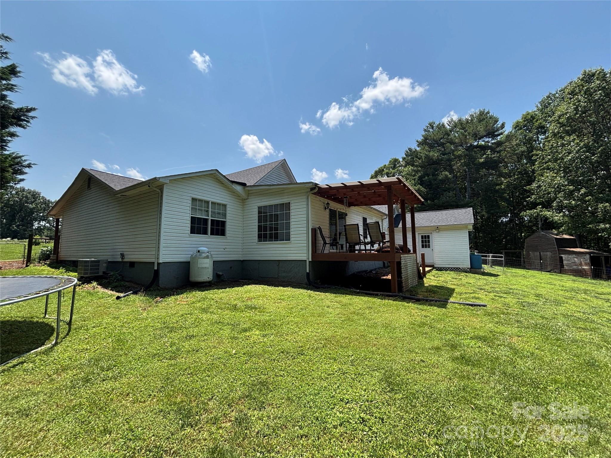 8122 Hutchison Lane