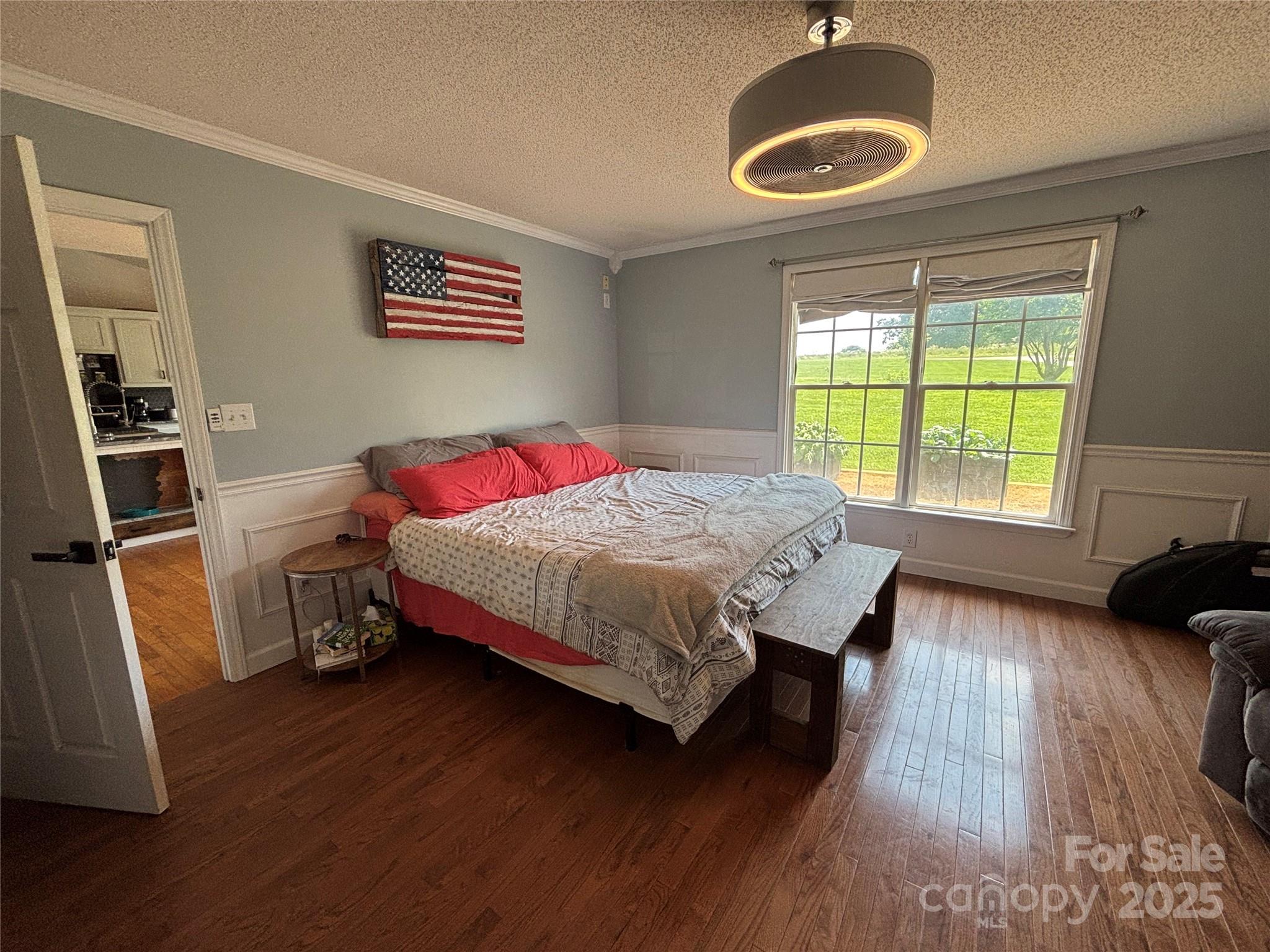 8122 Hutchison Lane