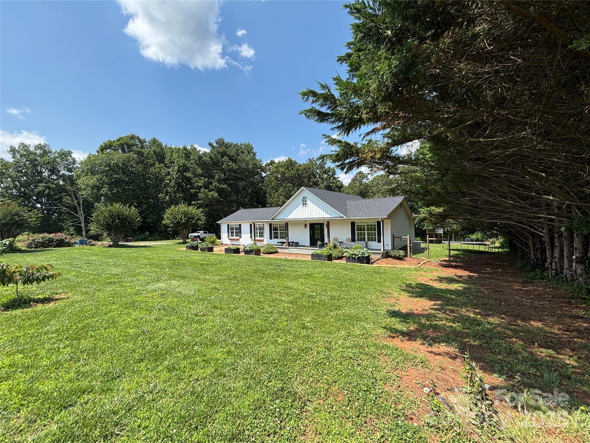 8122 Hutchison Lane