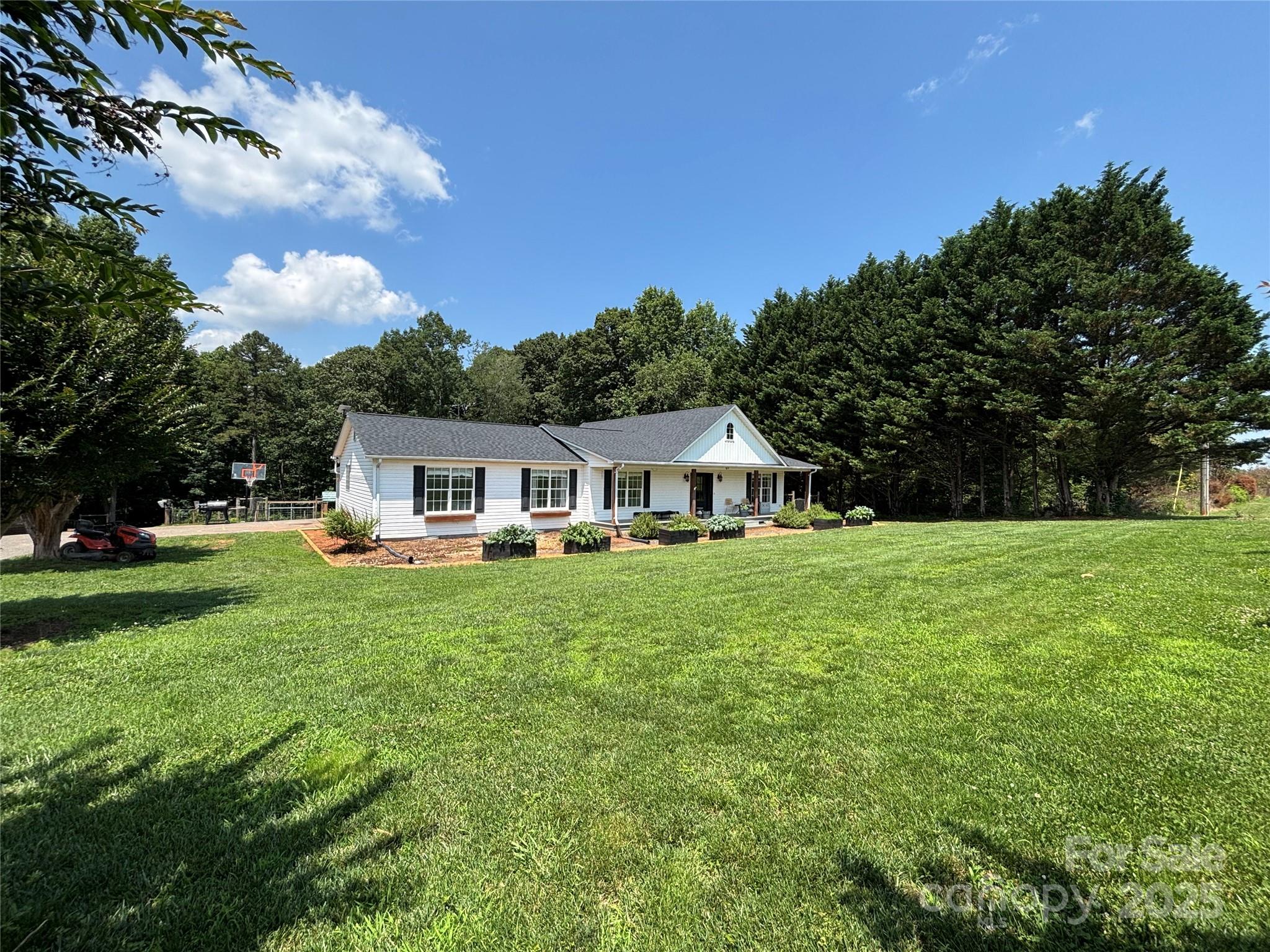8122 Hutchison Lane