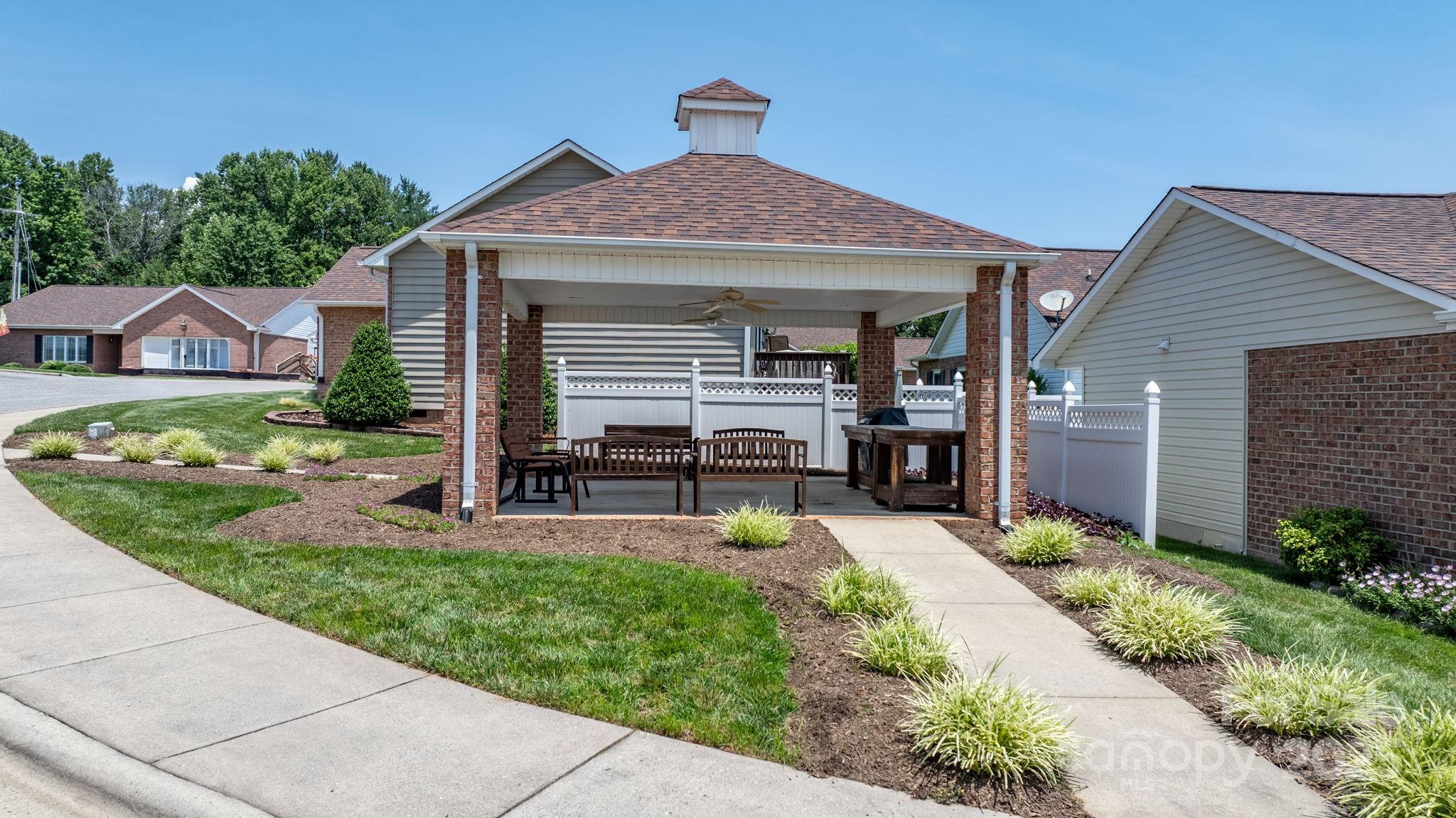 1206 Wexford Village Circle NE