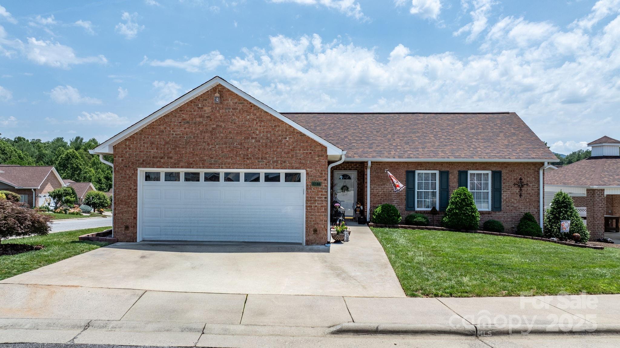 1206 Wexford Village Circle NE