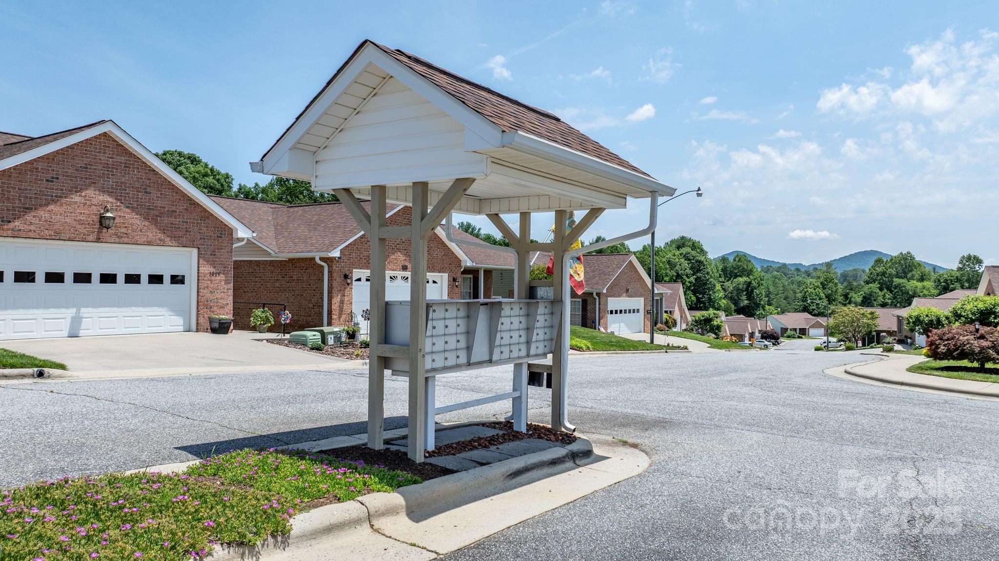 1206 Wexford Village Circle NE