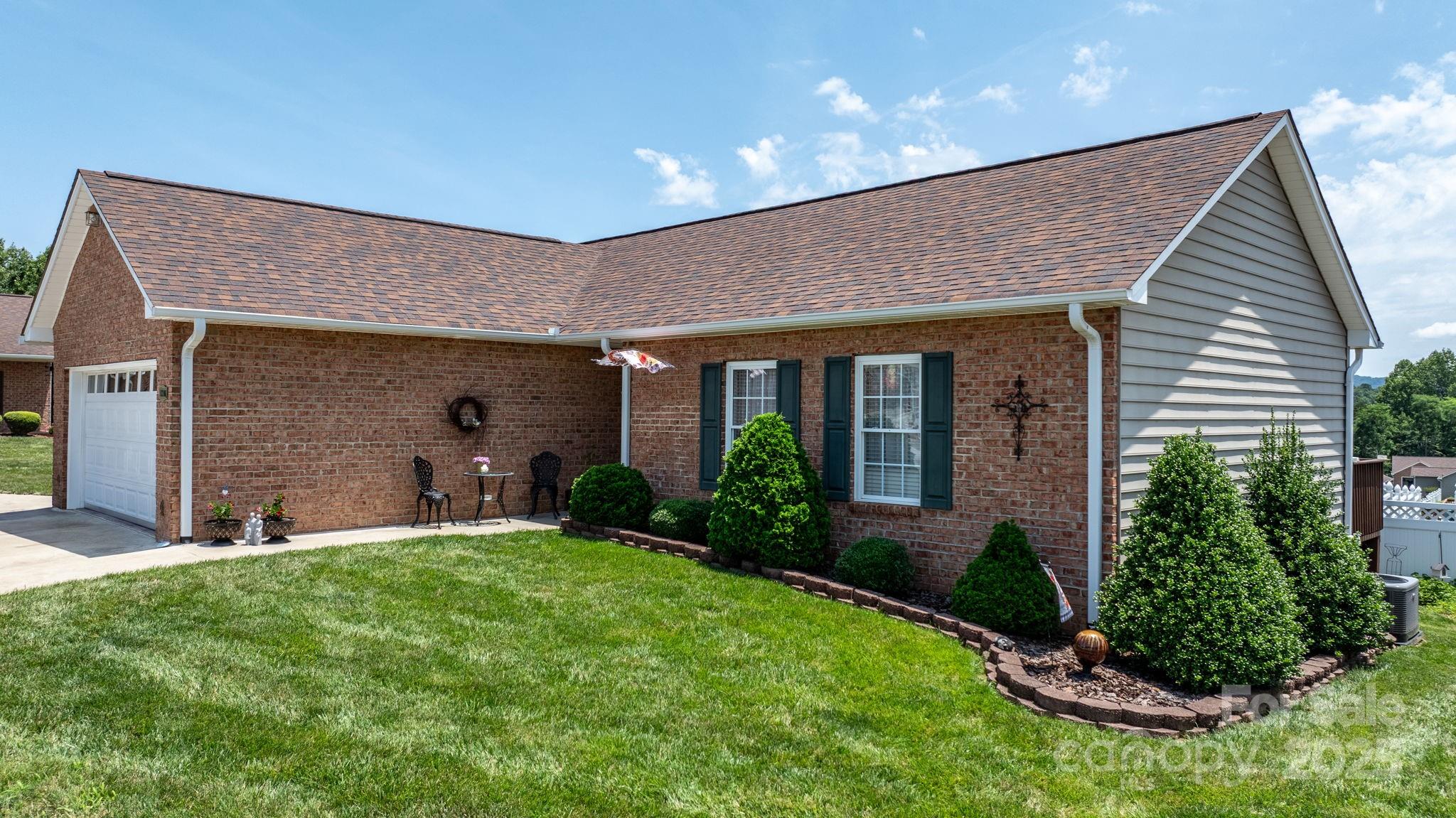 1206 Wexford Village Circle NE