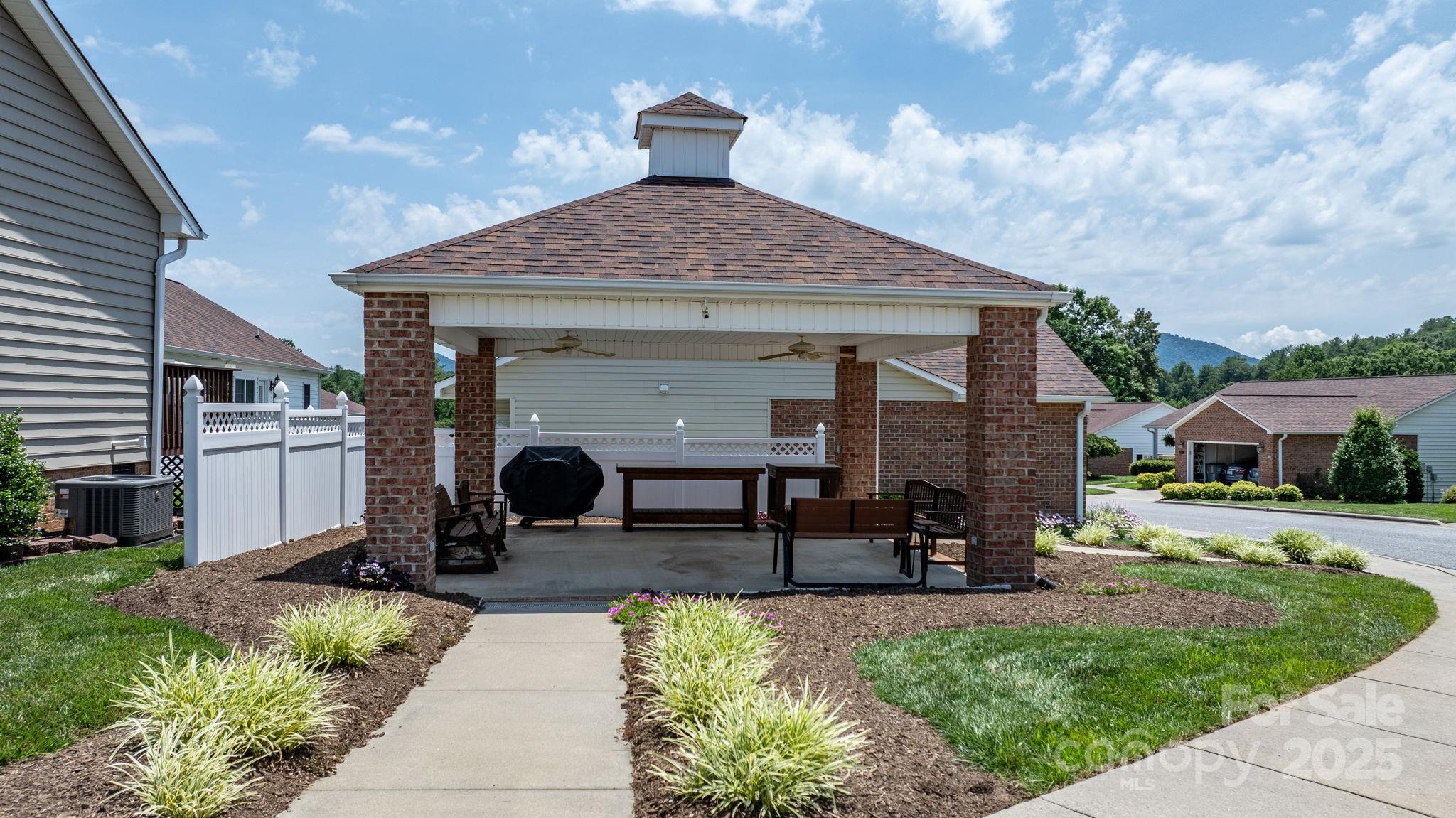 1206 Wexford Village Circle NE
