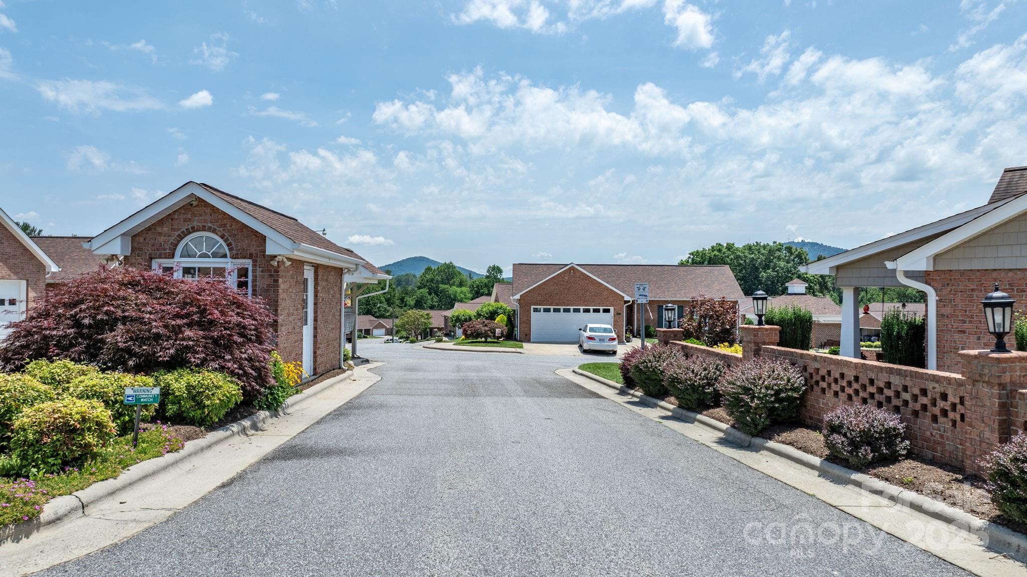 1206 Wexford Village Circle NE