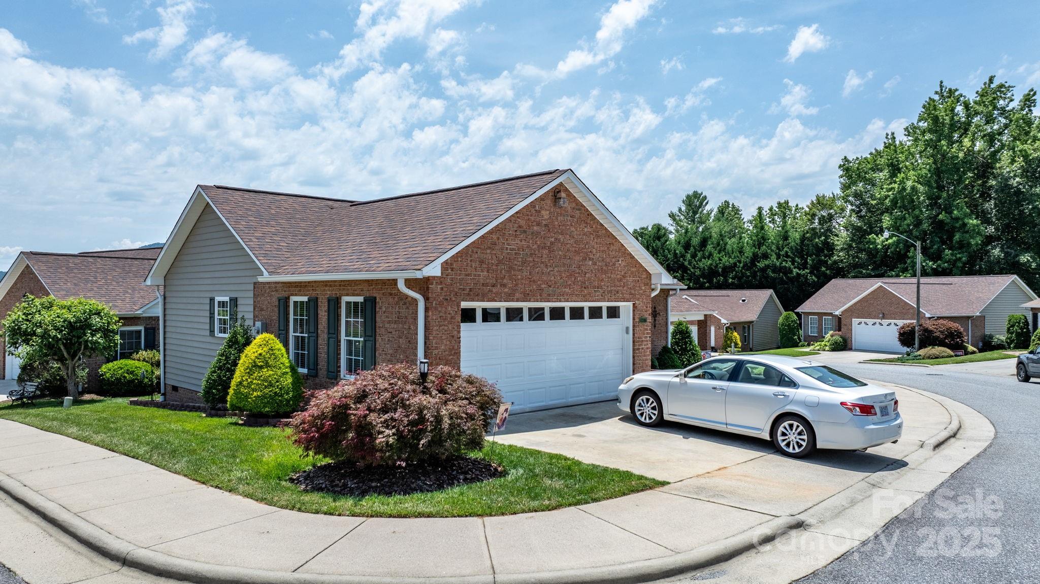 1206 Wexford Village Circle NE