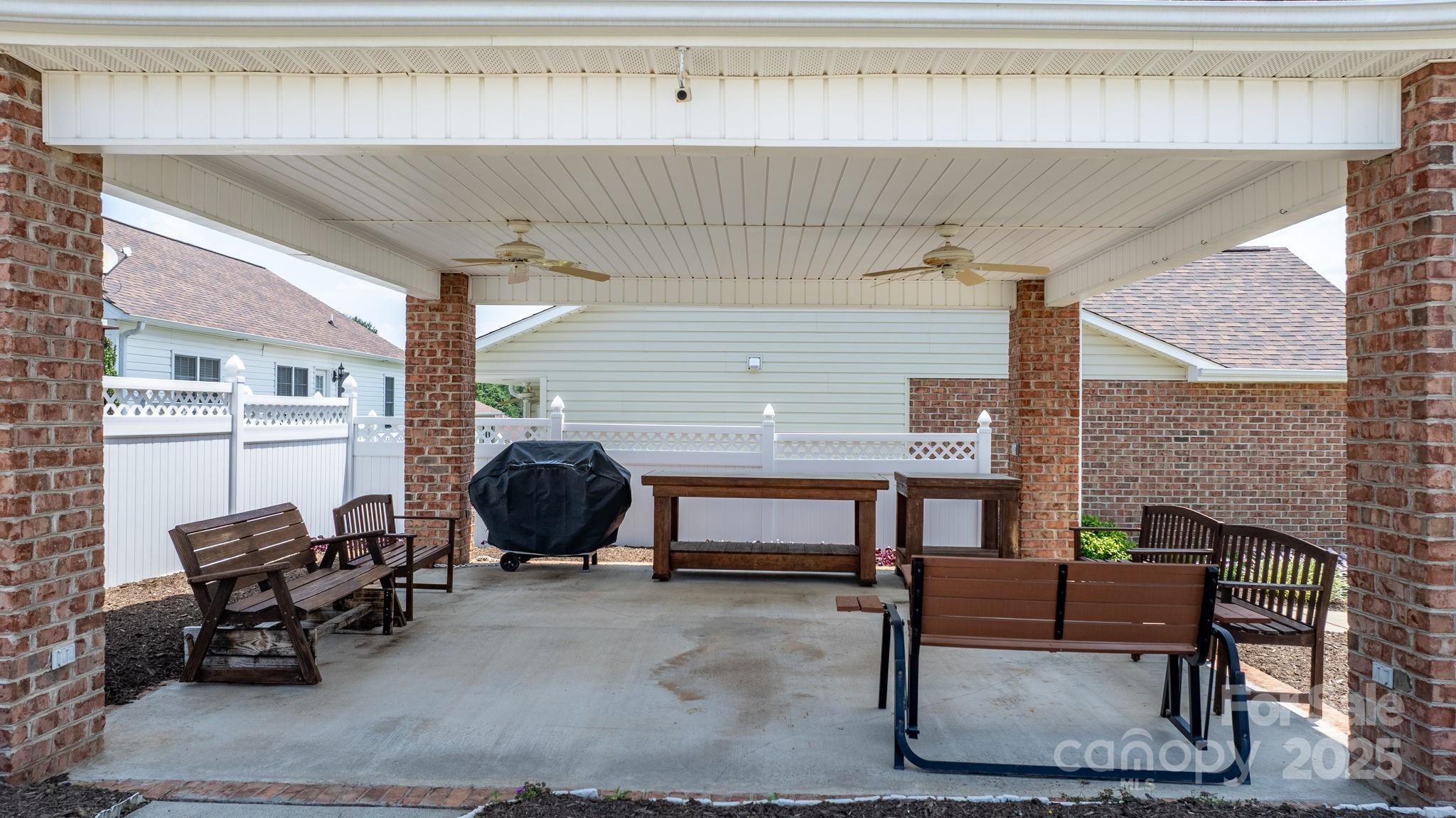 1206 Wexford Village Circle NE