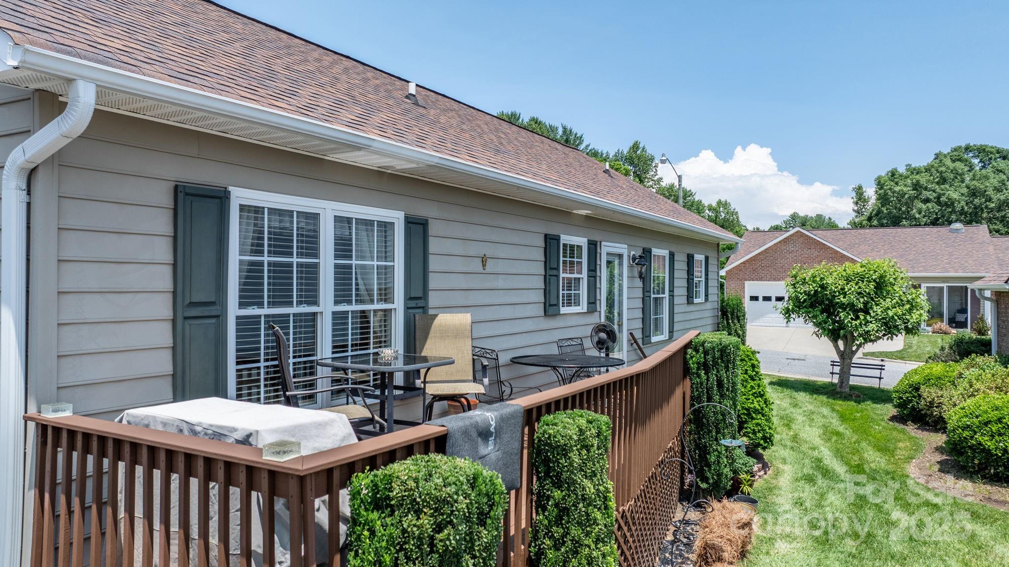 1206 Wexford Village Circle NE