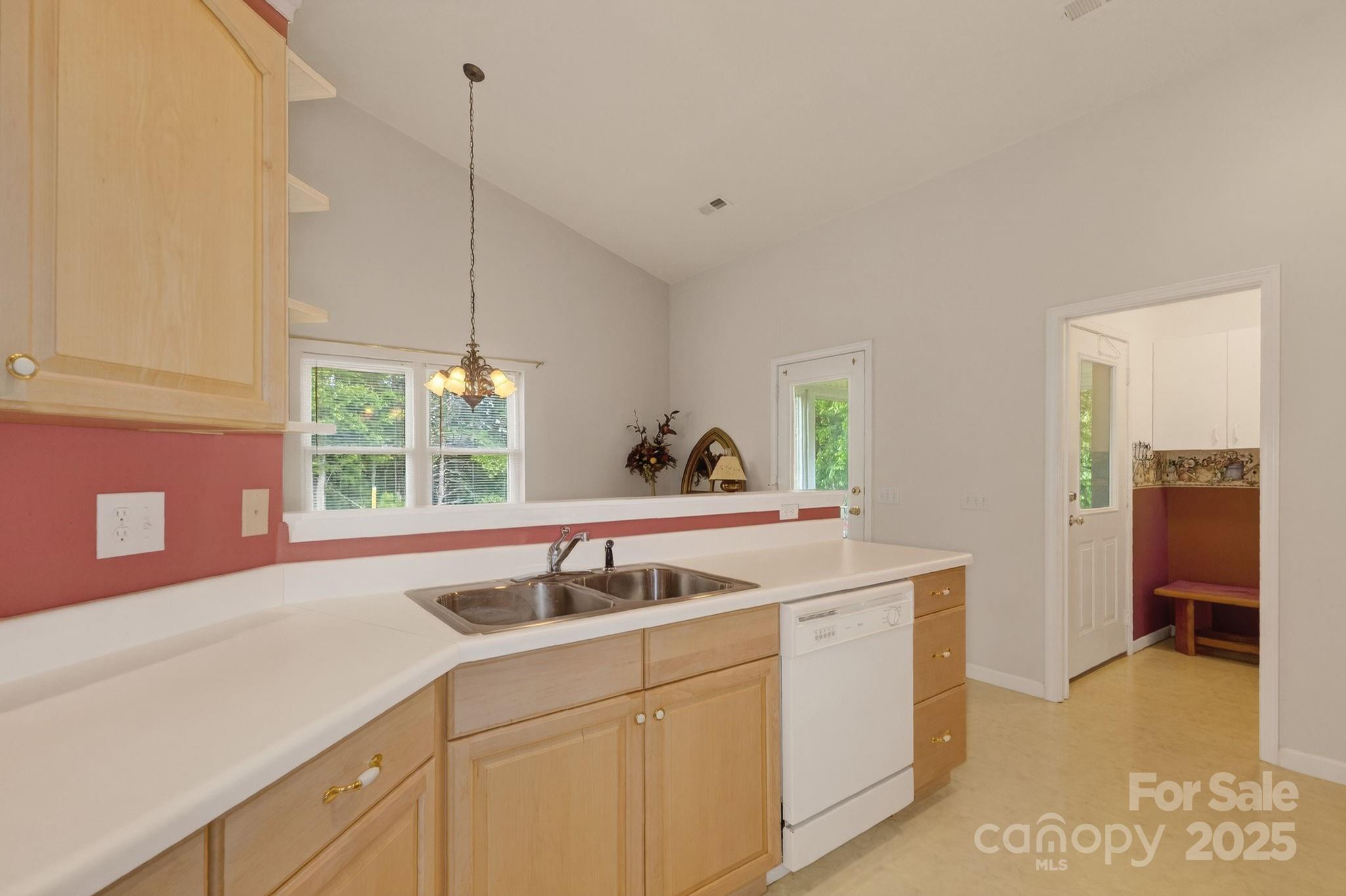 303 Ridgeview Drive