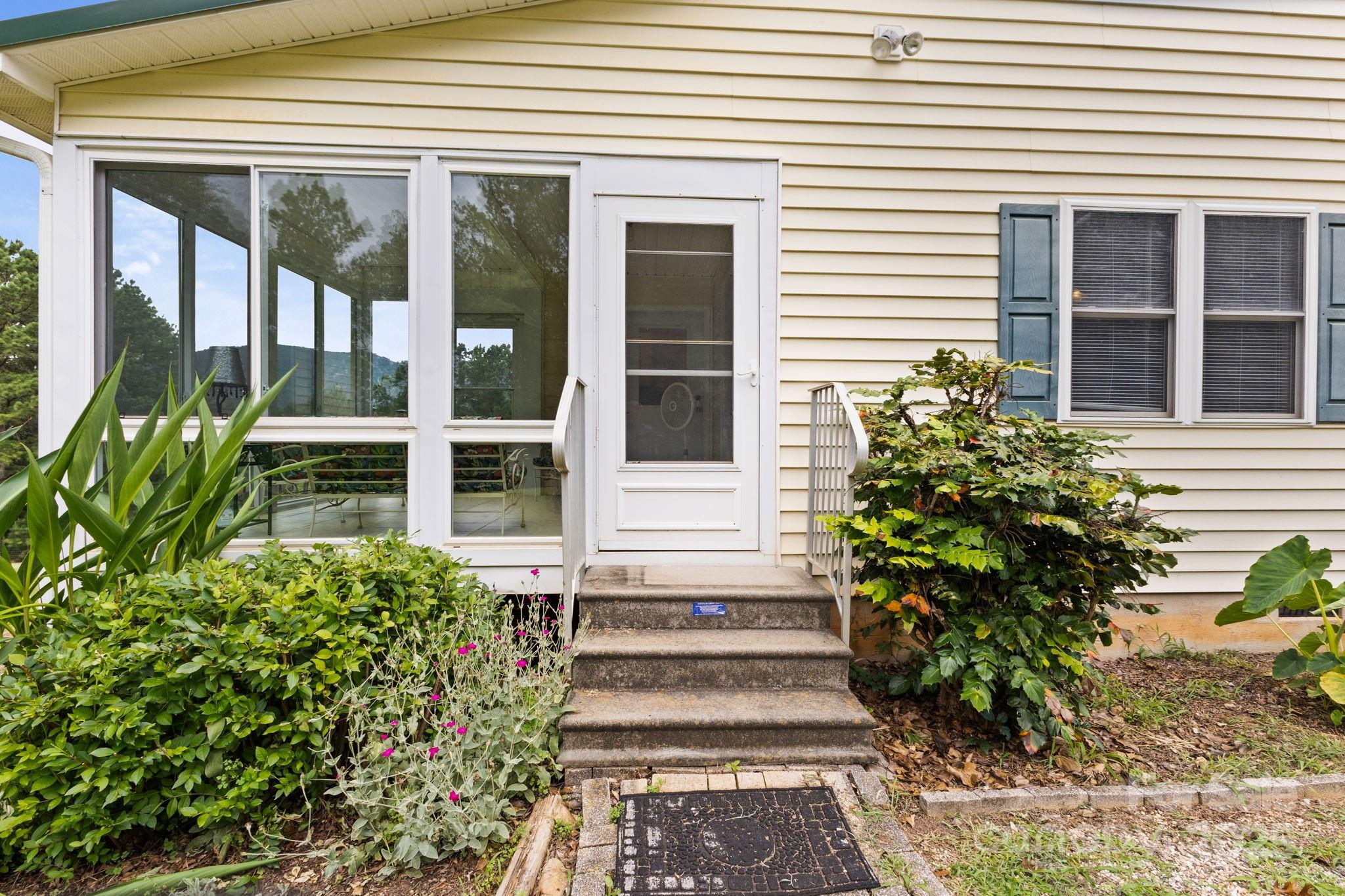 303 Ridgeview Drive
