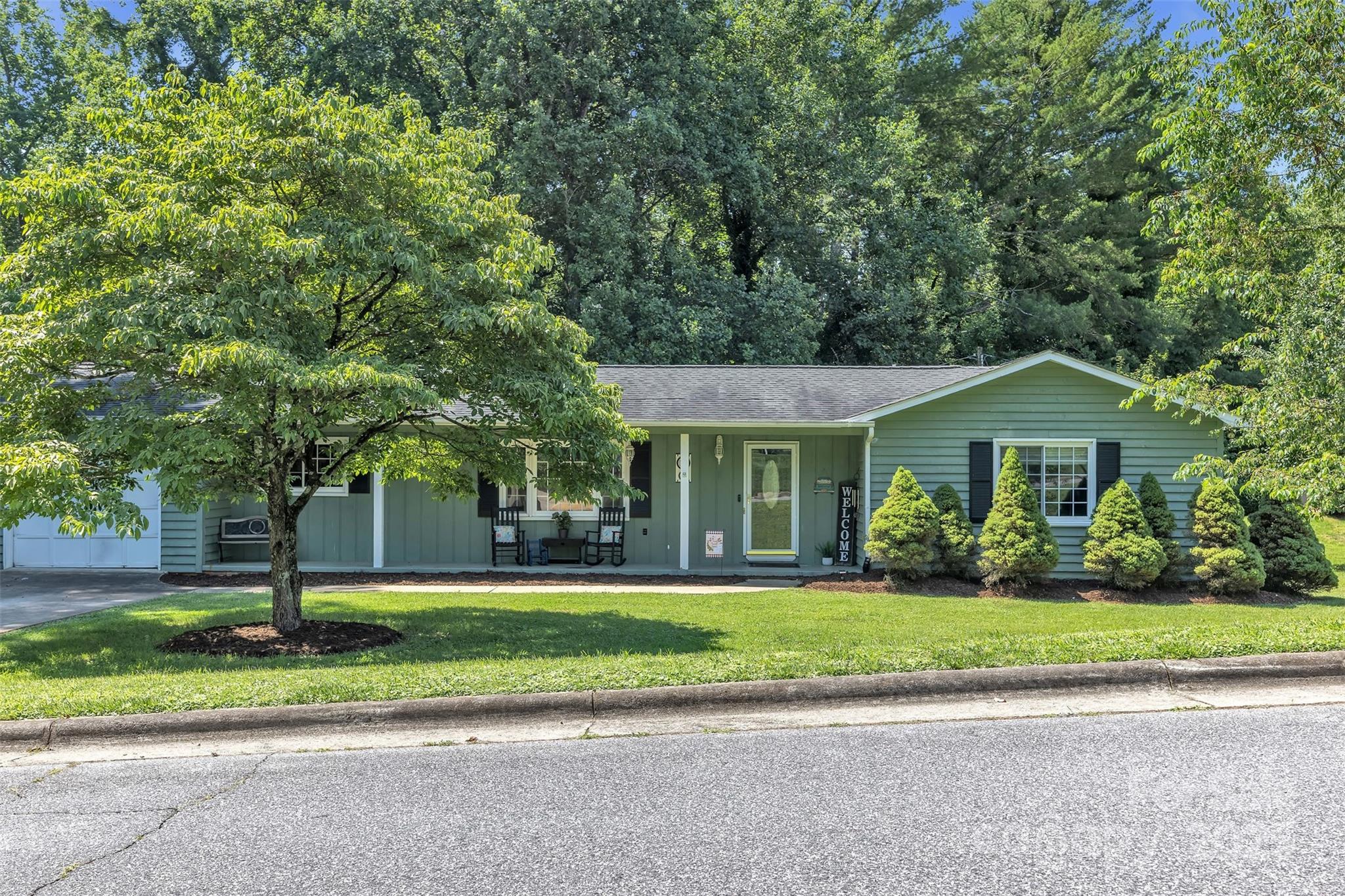 116 Eastwood Park Drive SE