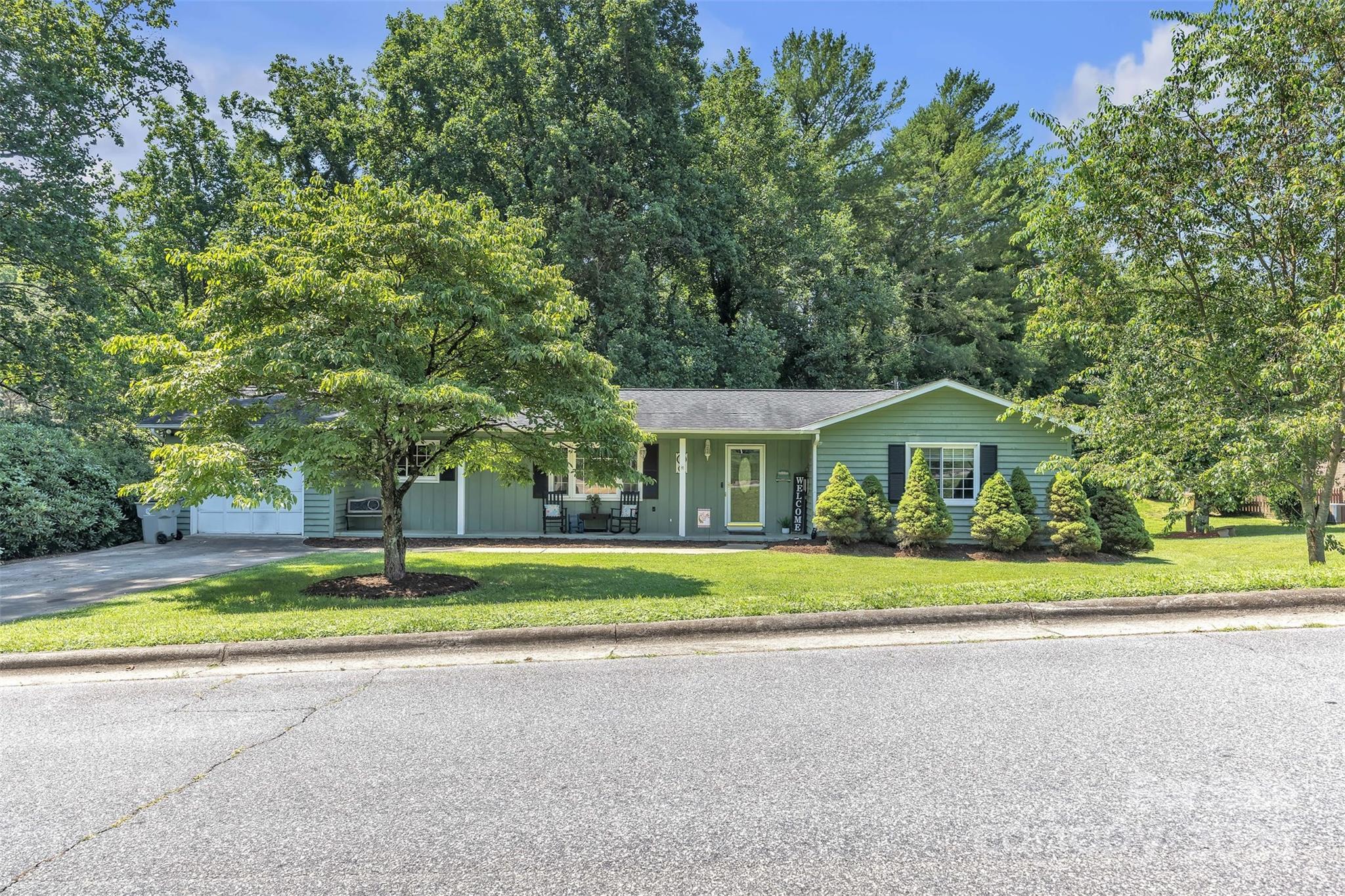 116 Eastwood Park Drive SE