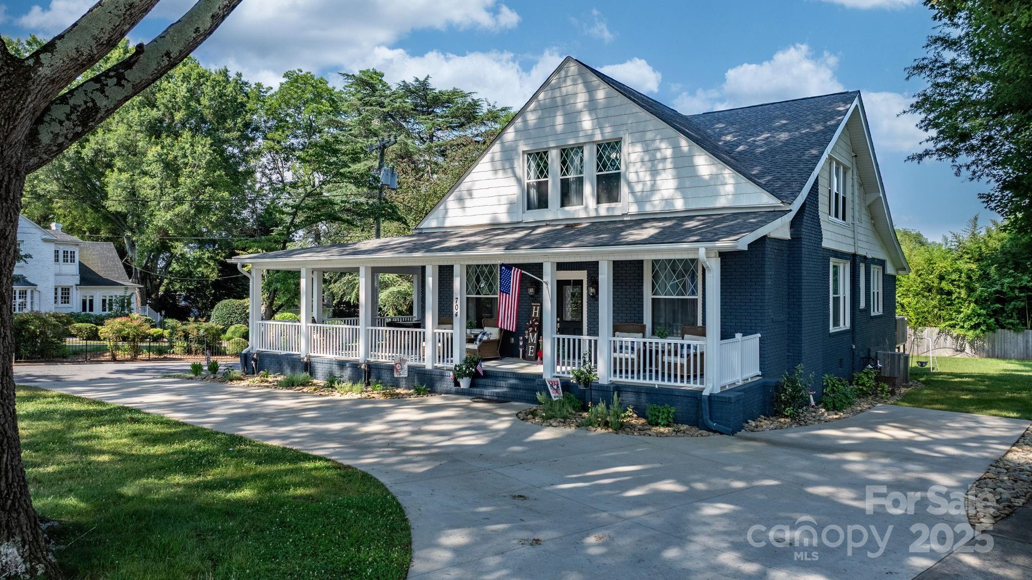 704 N Main Avenue