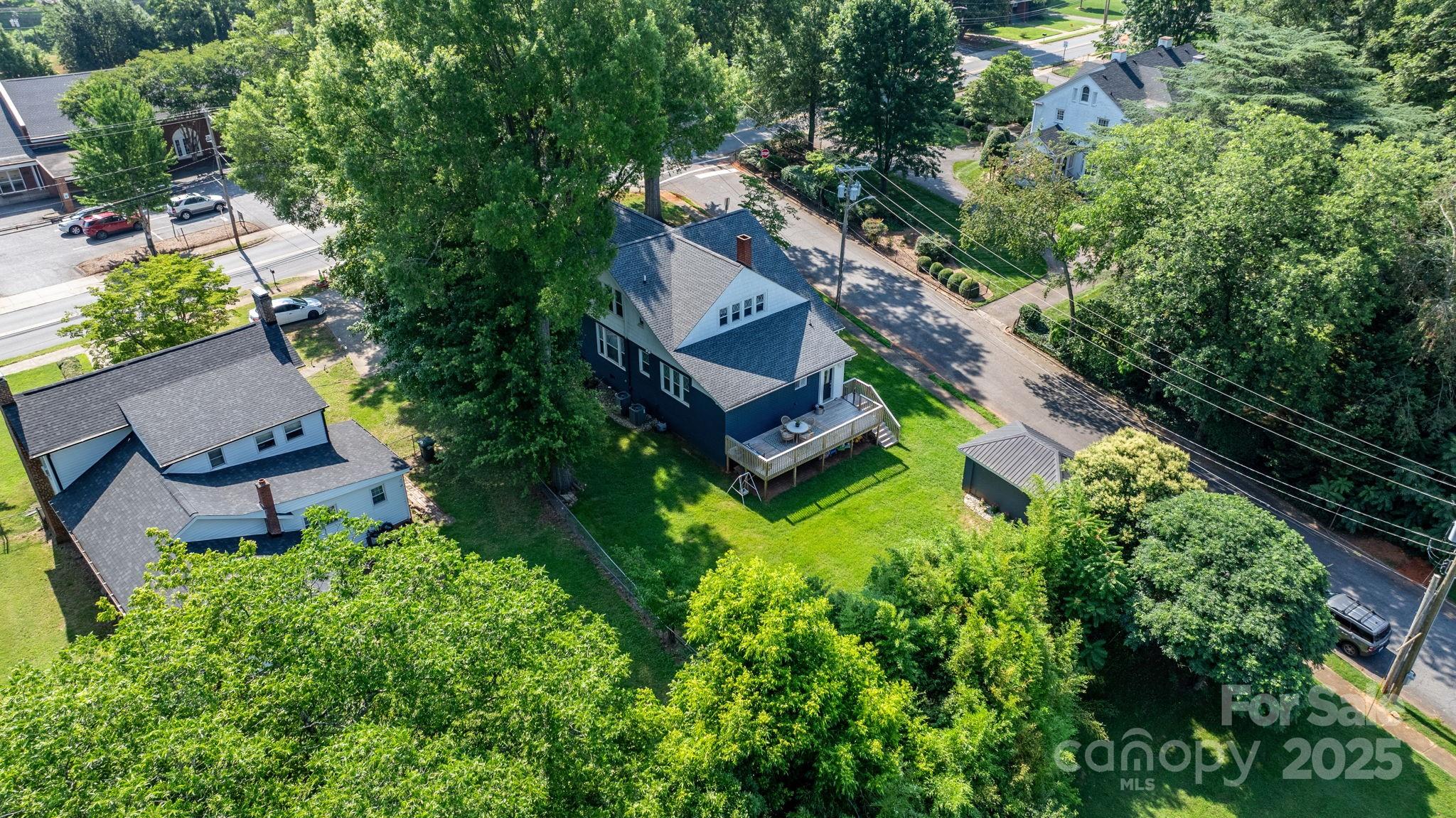 704 N Main Avenue