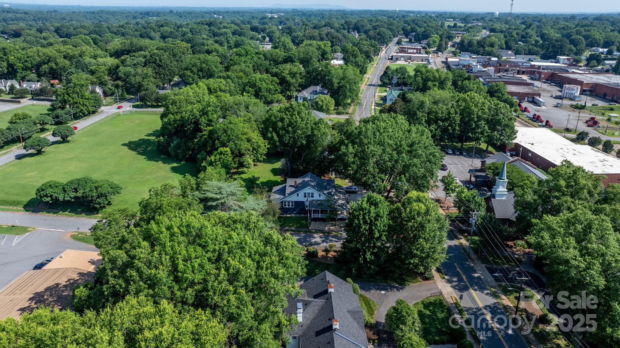704 N Main Avenue