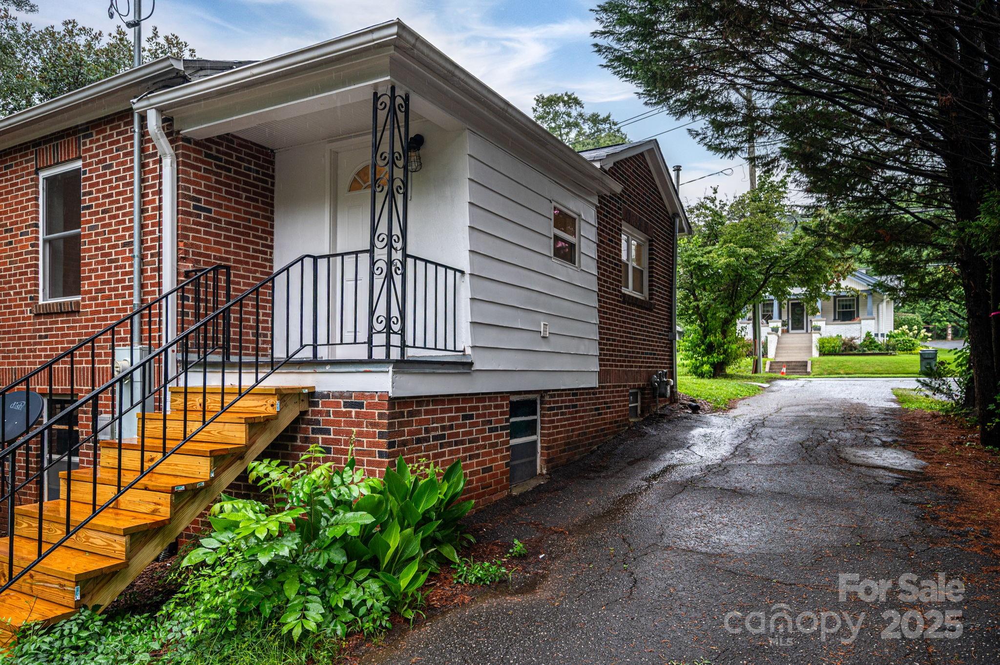 727 3rd Avenue NW