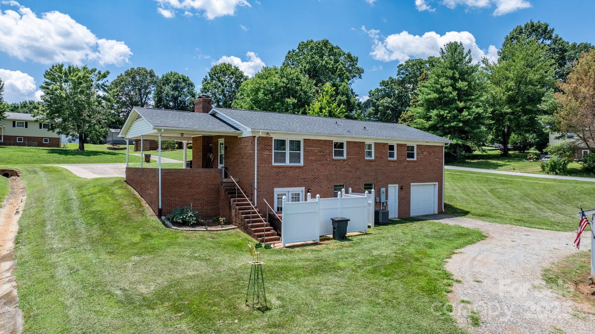 100 Pinecrest Court