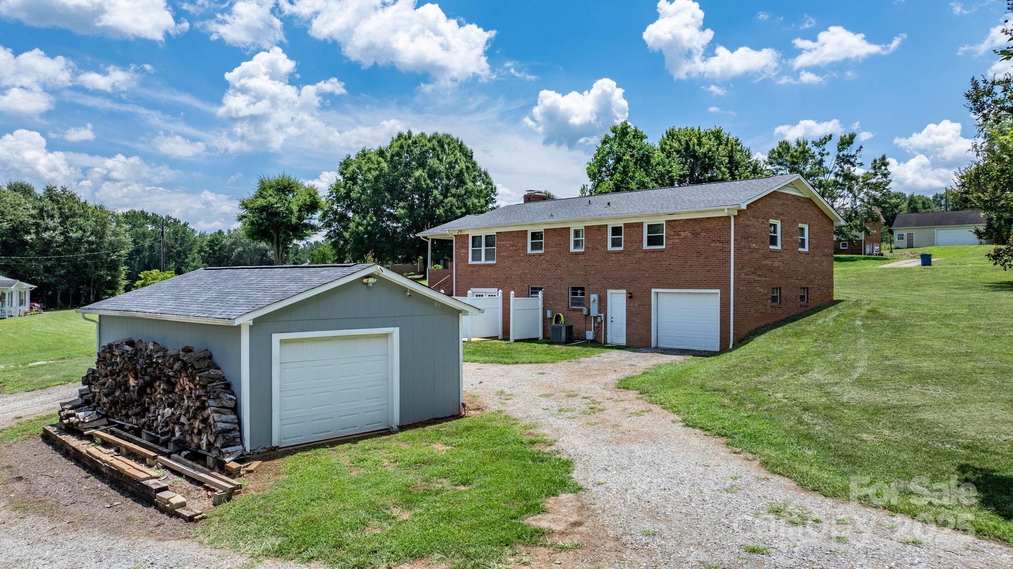 100 Pinecrest Court