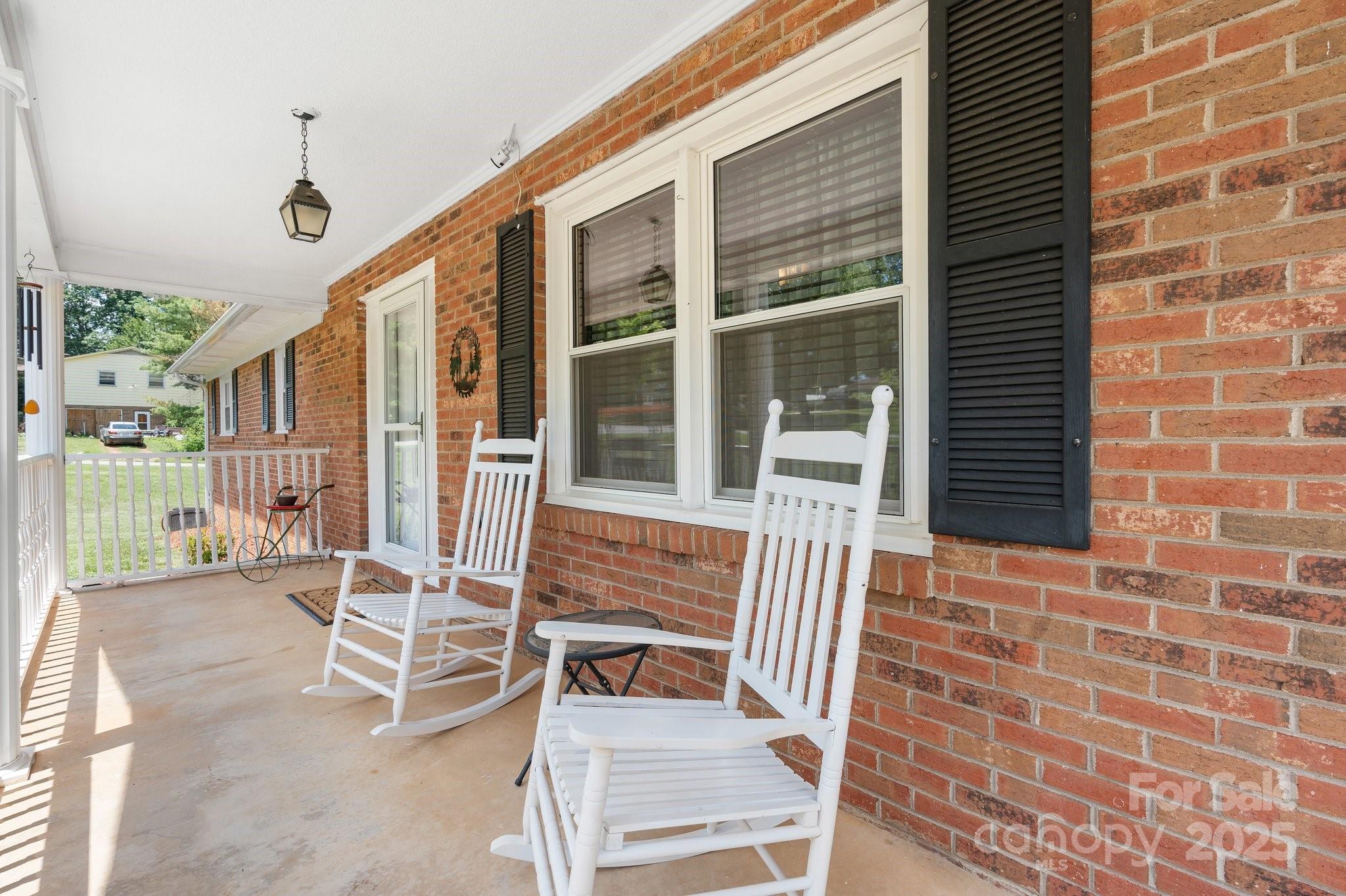 100 Pinecrest Court