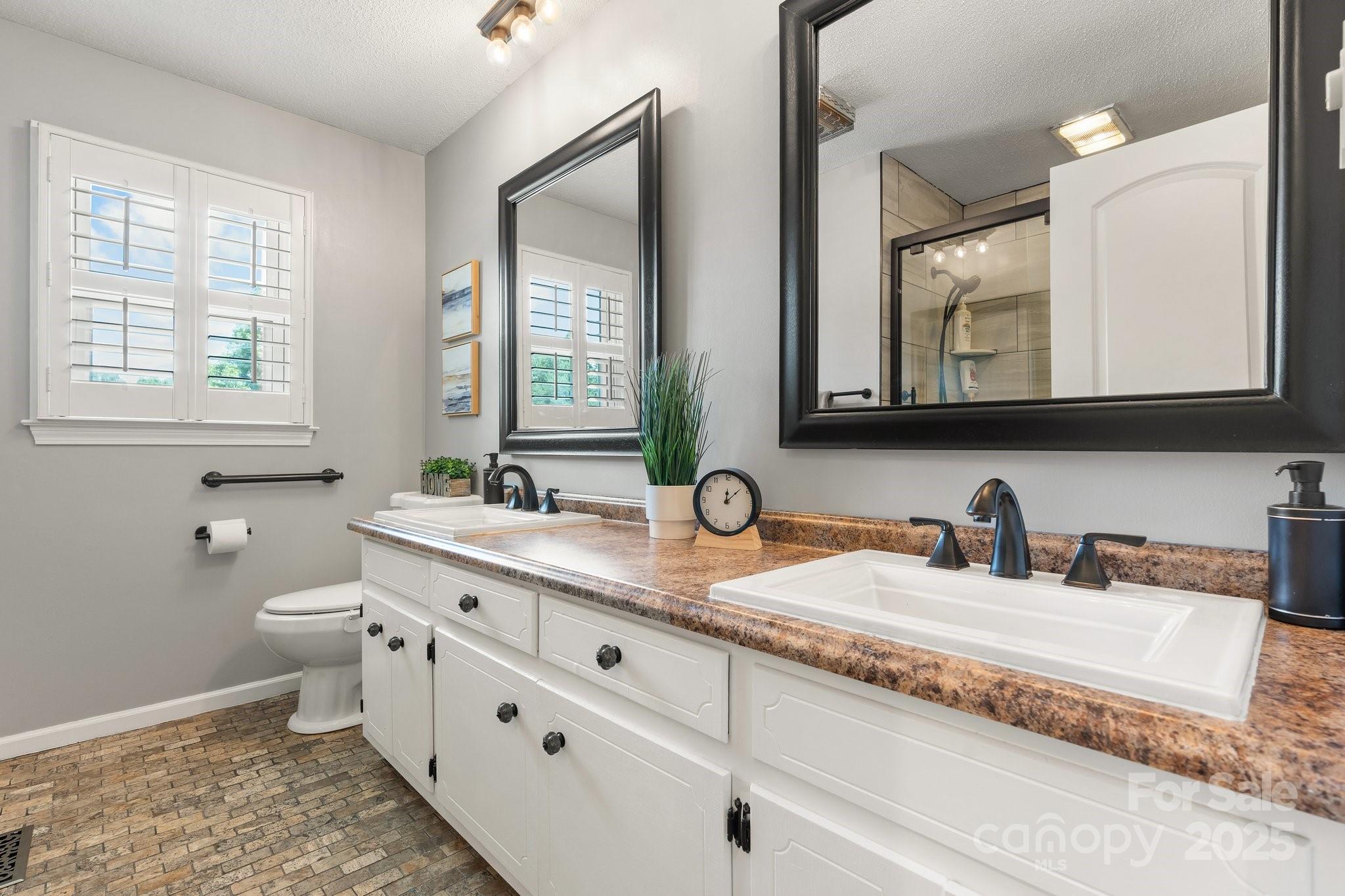 100 Pinecrest Court