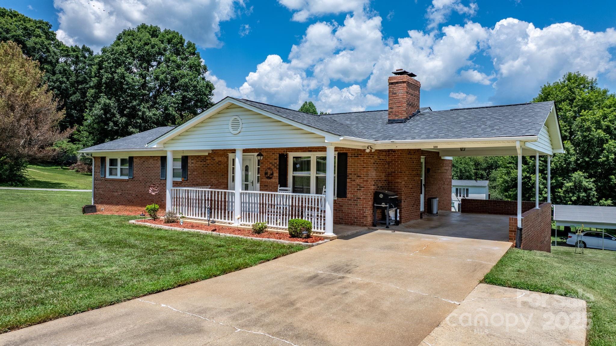 100 Pinecrest Court