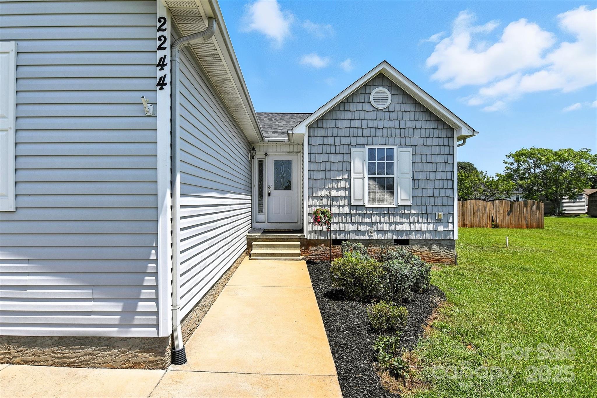 2244 Clearwater Lane