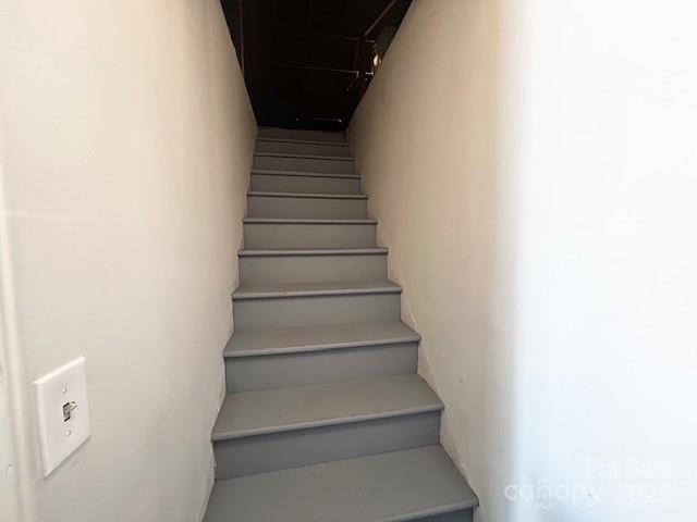 607 6th Street Court NW