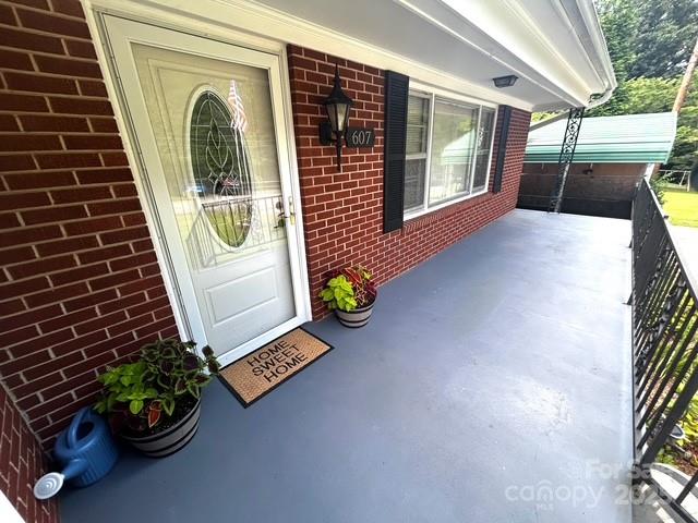 607 6th Street Court NW