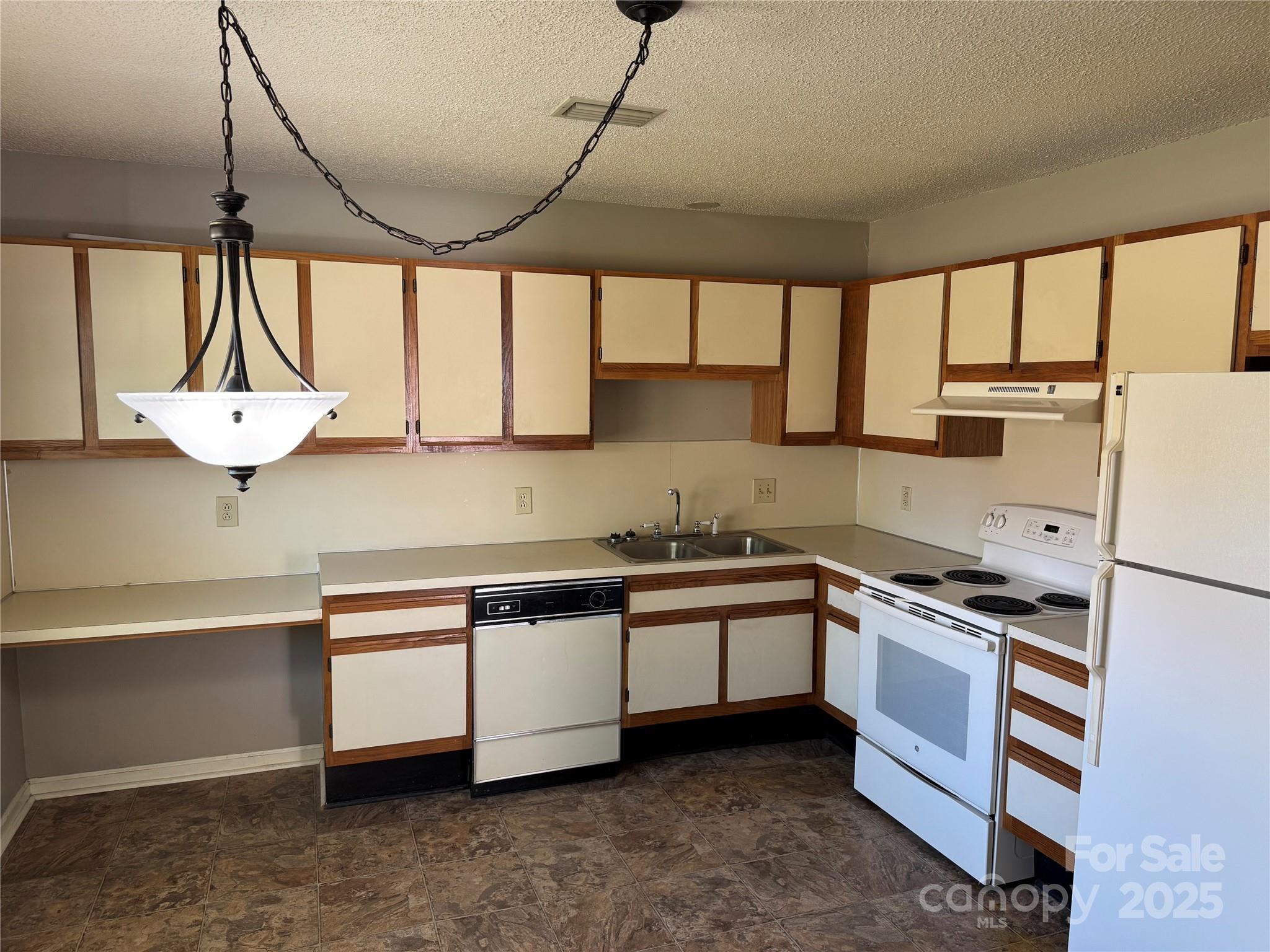 102 Brandywine Drive NE Unit: F1