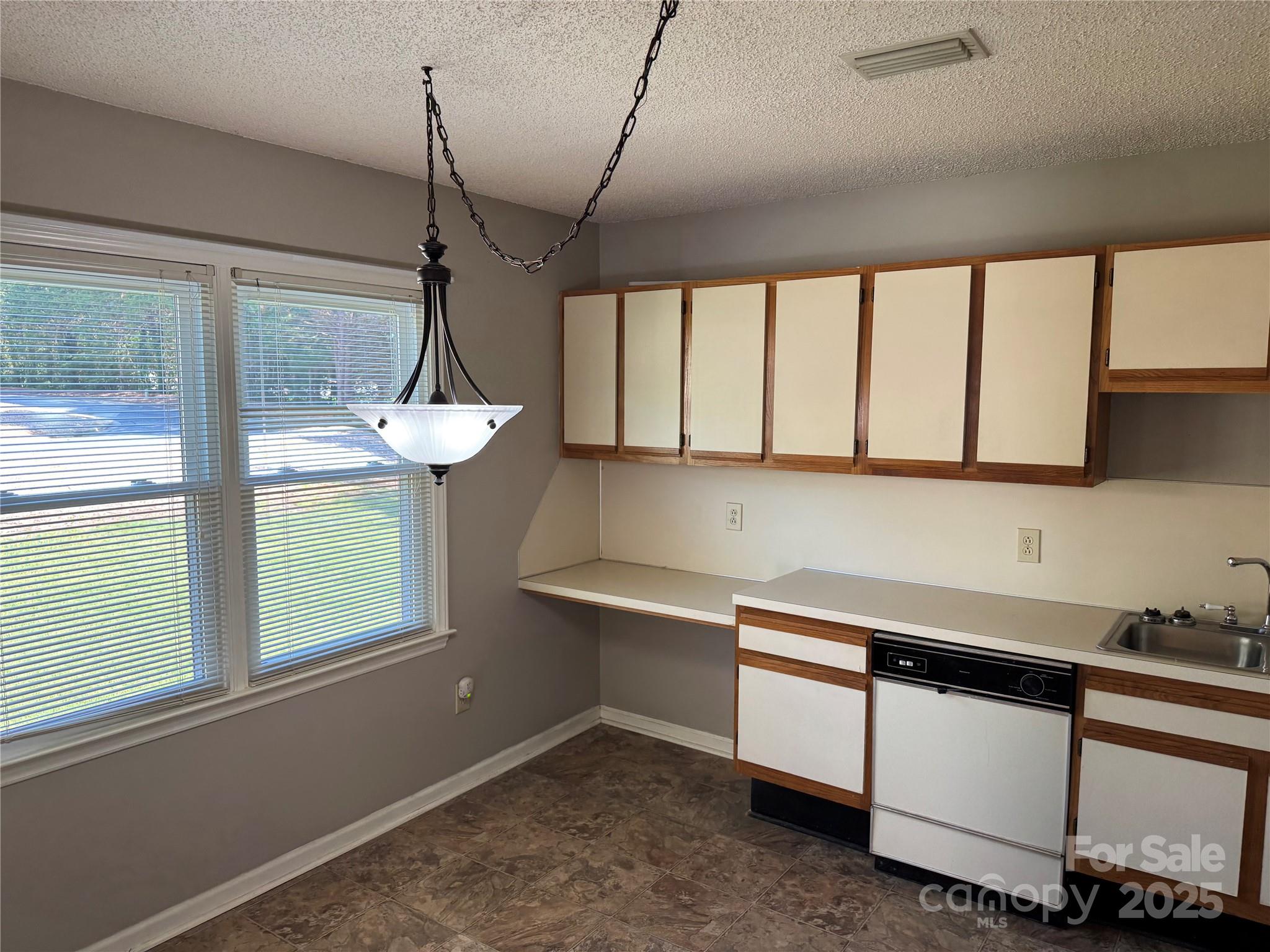 102 Brandywine Drive NE Unit: F1