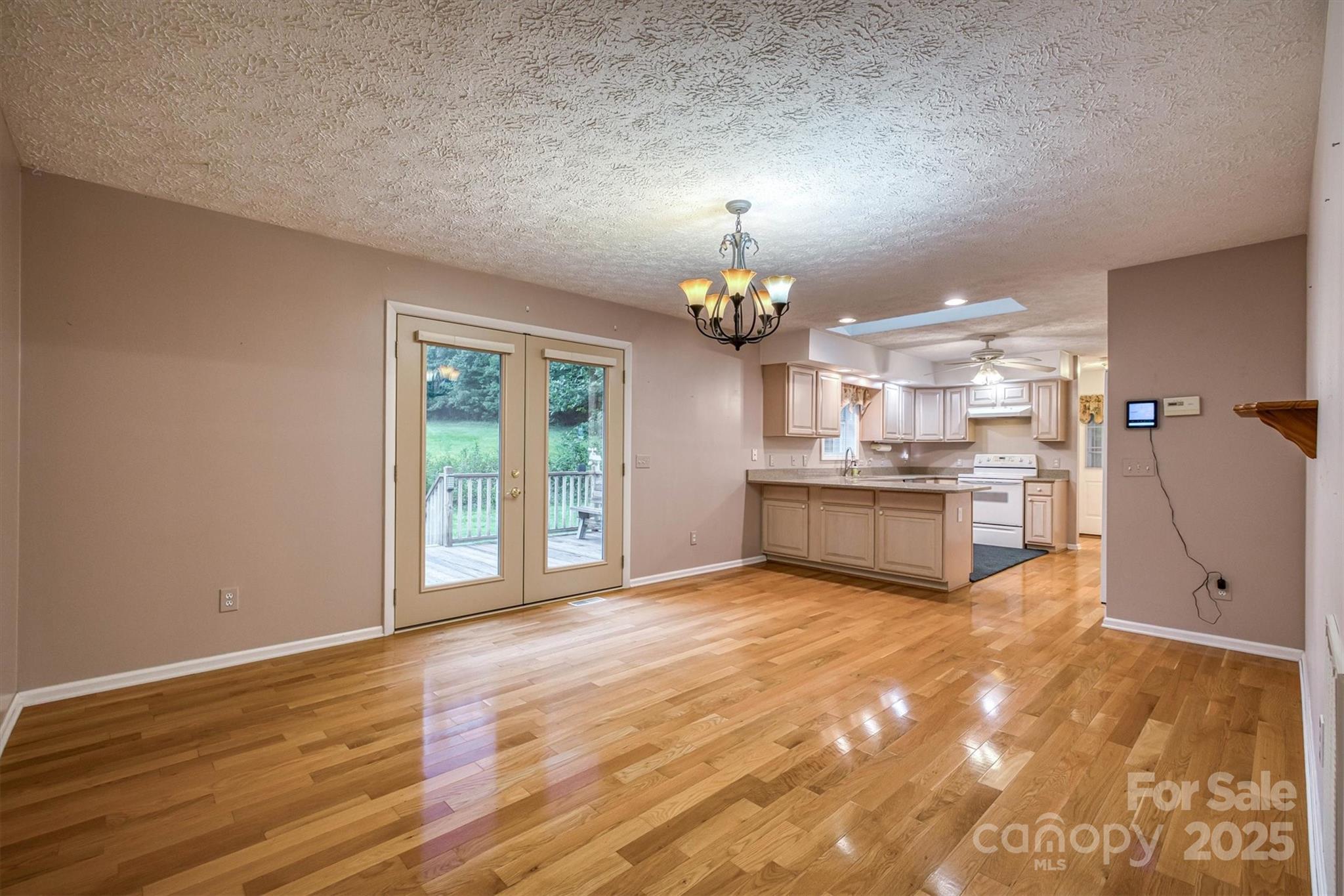 1477 Taylorsville Road SE