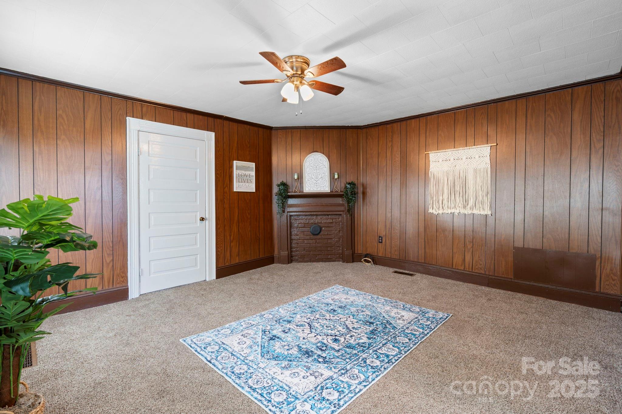 71 14th Street SE