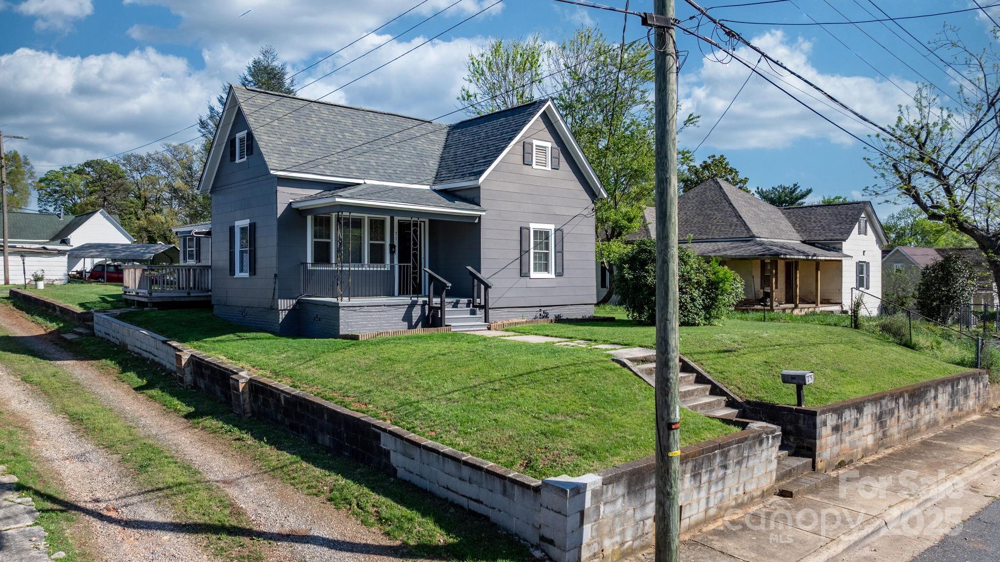 71 14th Street SE