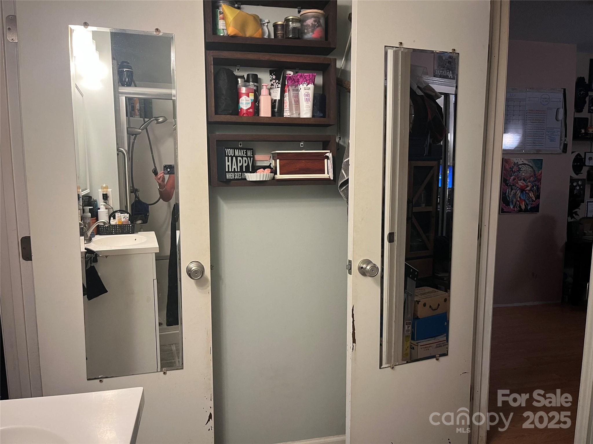 525 12th Street SW Unit: 5