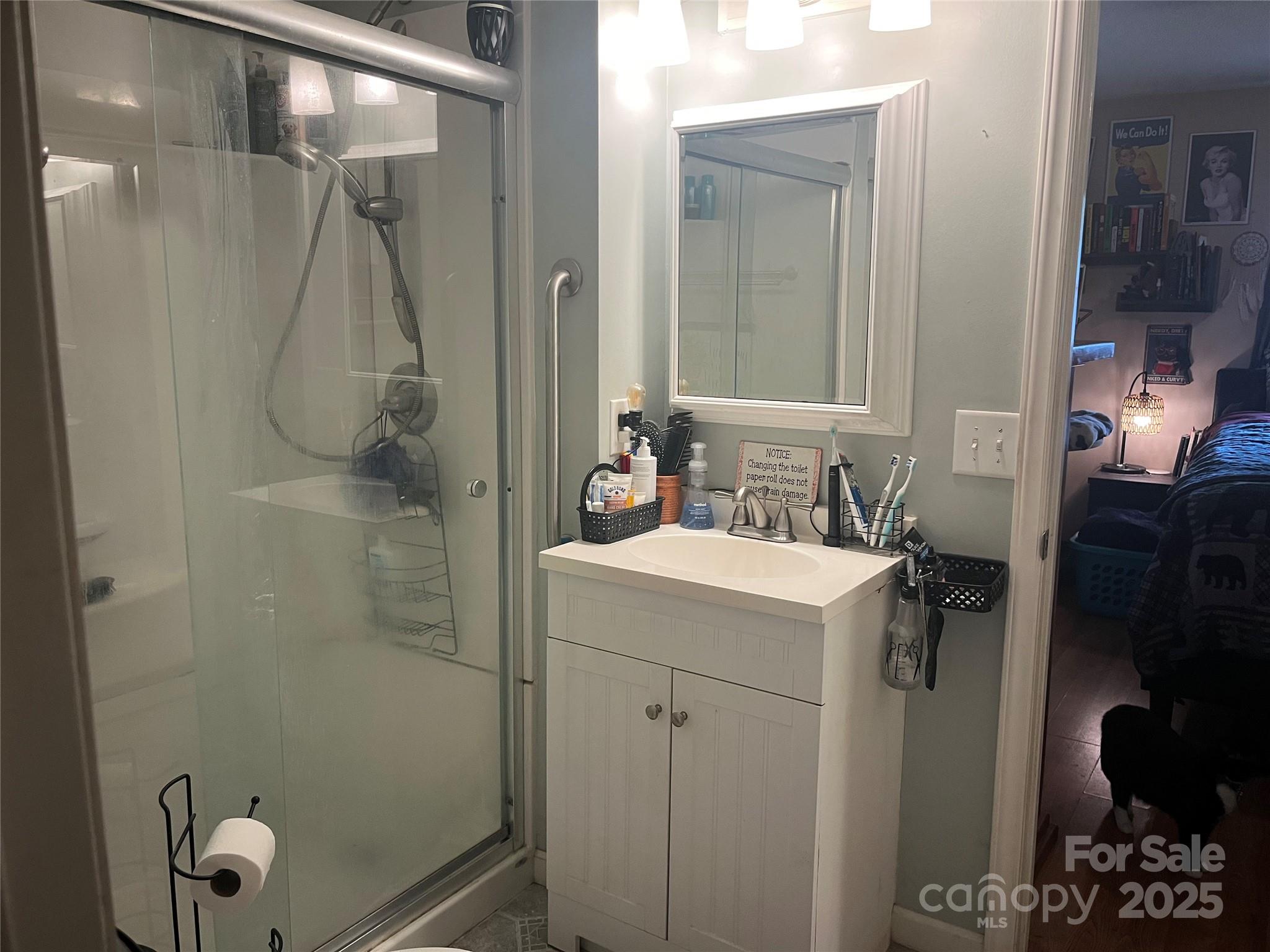 525 12th Street SW Unit: 5