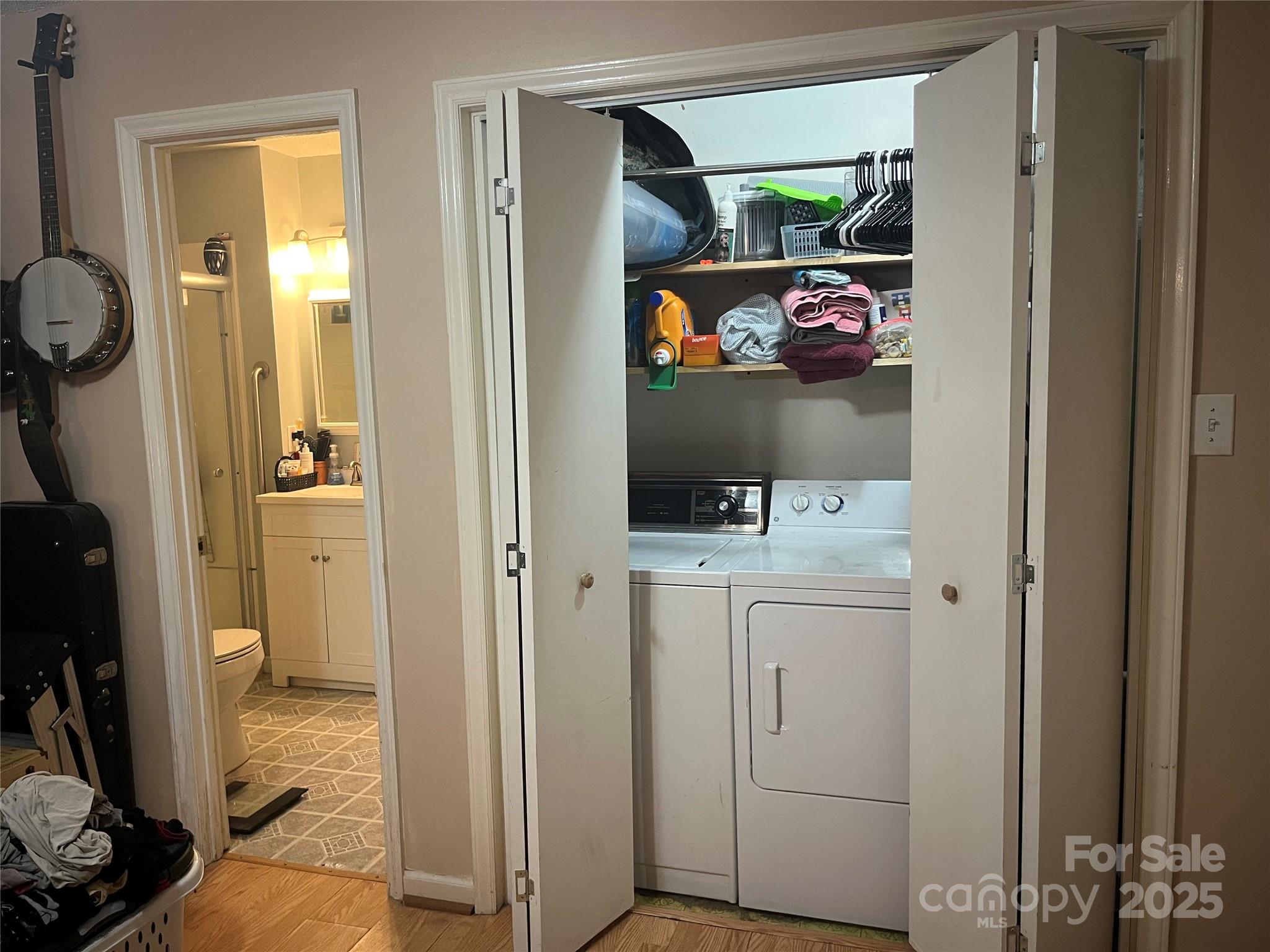 525 12th Street SW Unit: 5