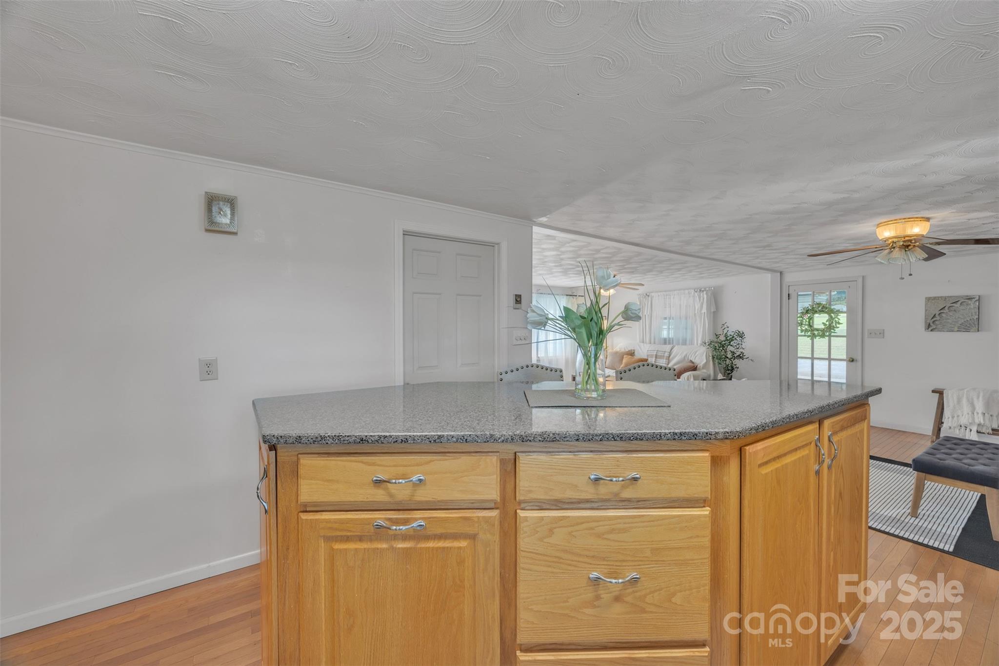 76 Eastview Court NW