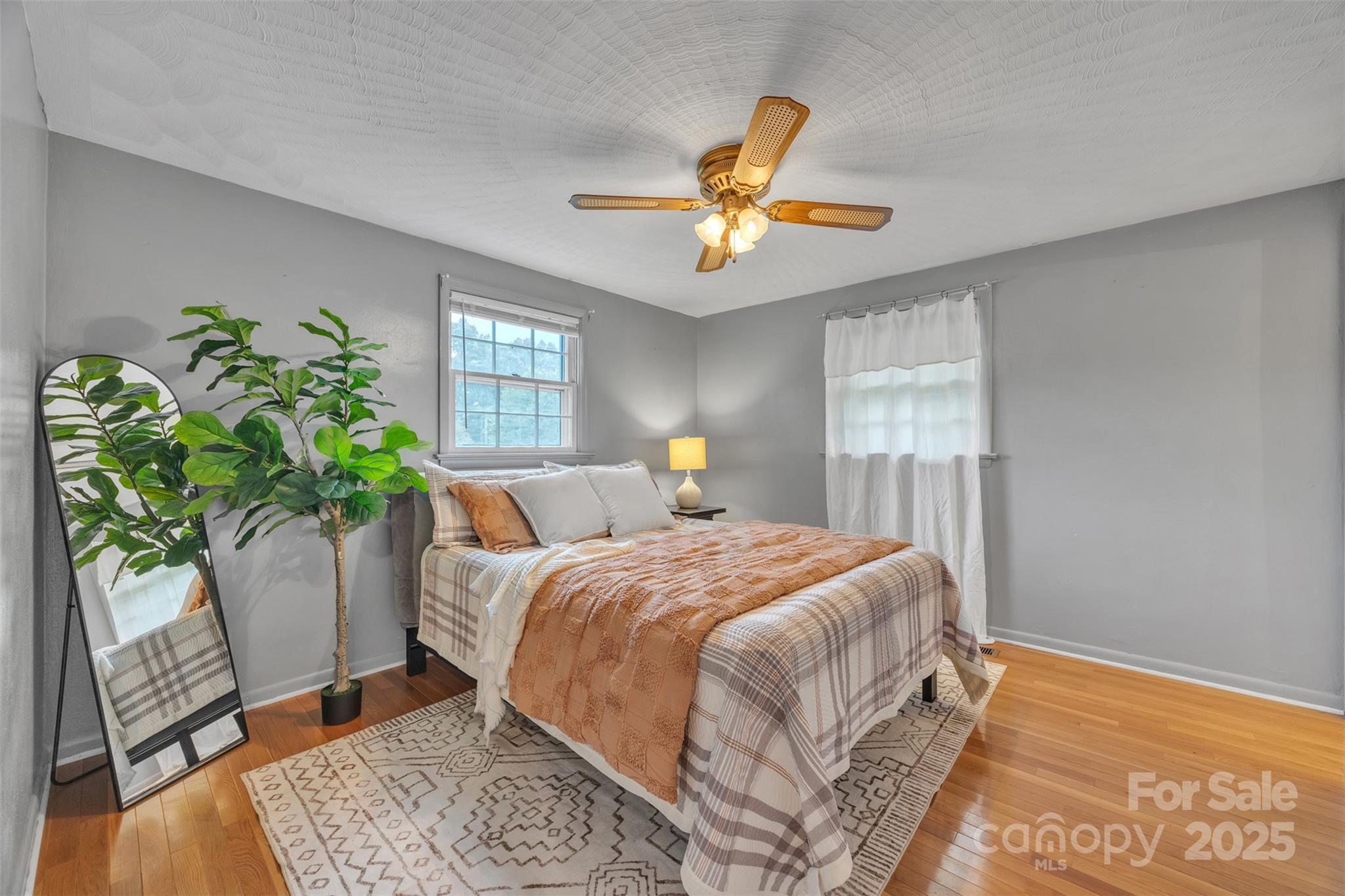 76 Eastview Court NW