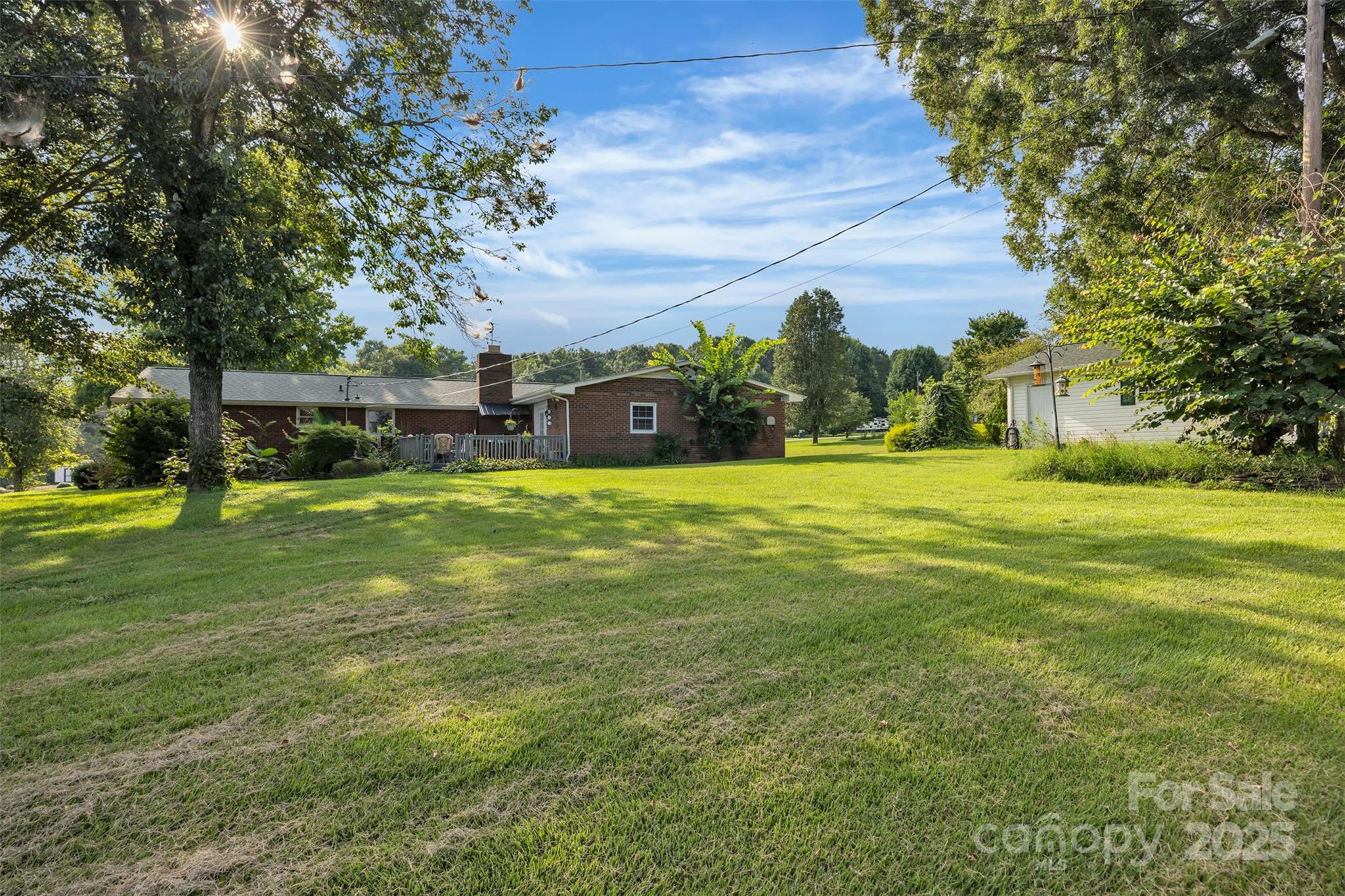 76 Eastview Court NW