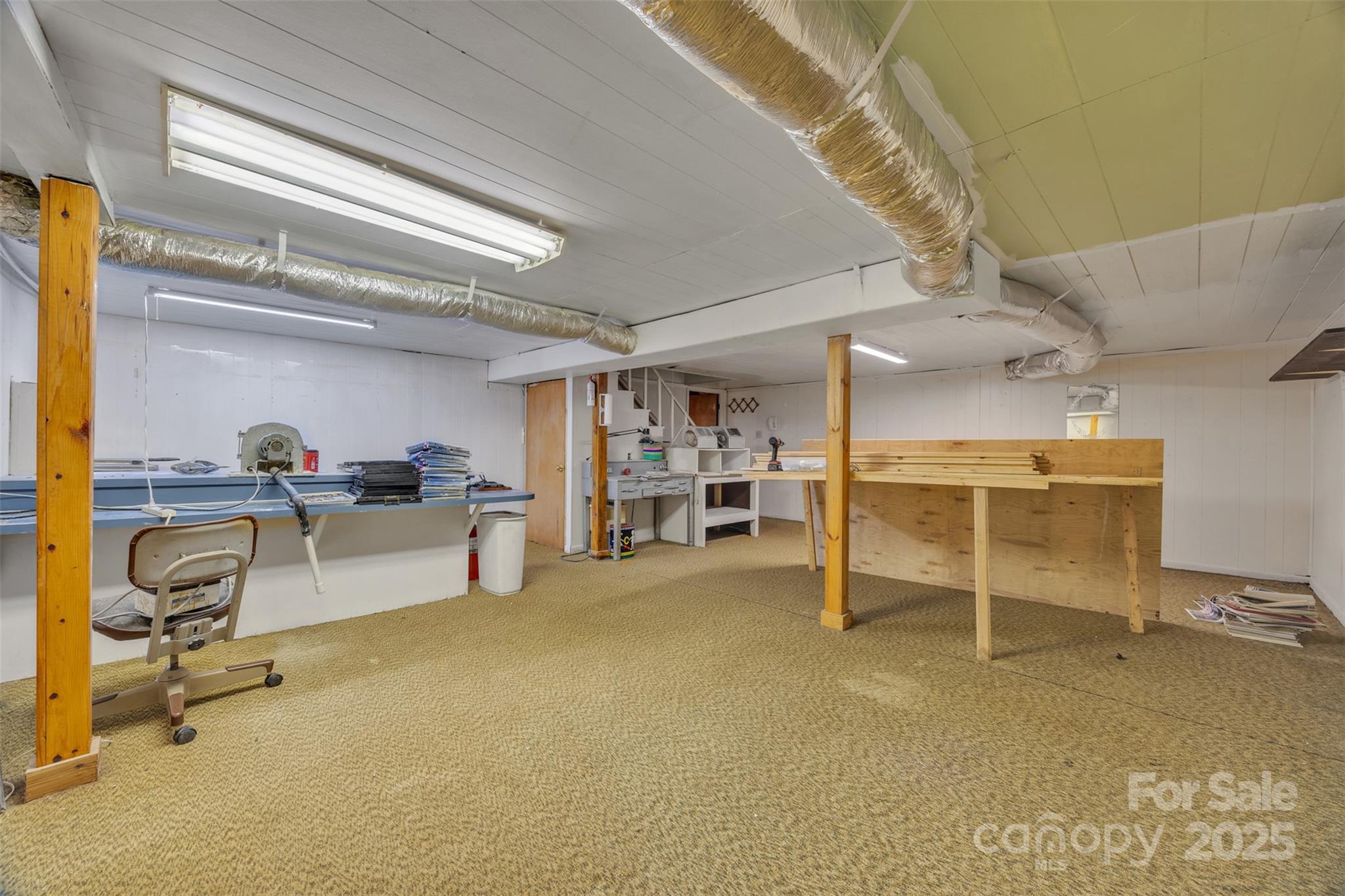 76 Eastview Court NW