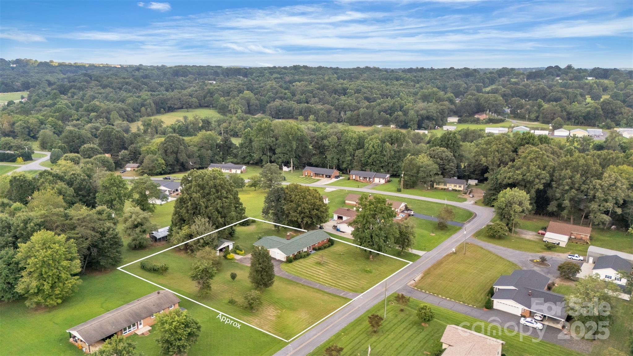 76 Eastview Court NW