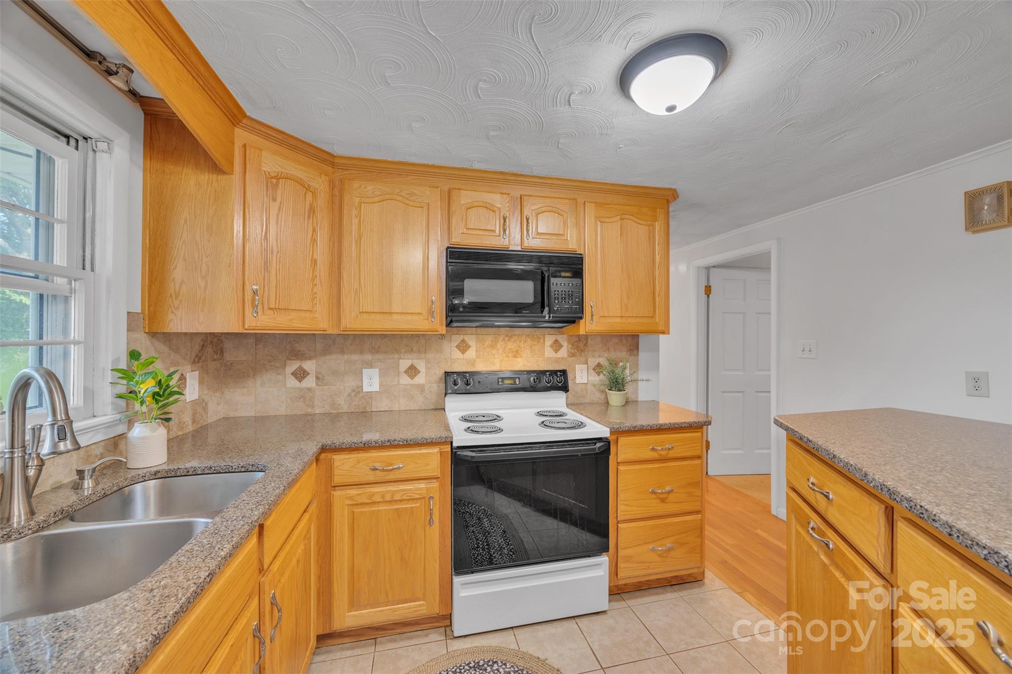 76 Eastview Court NW