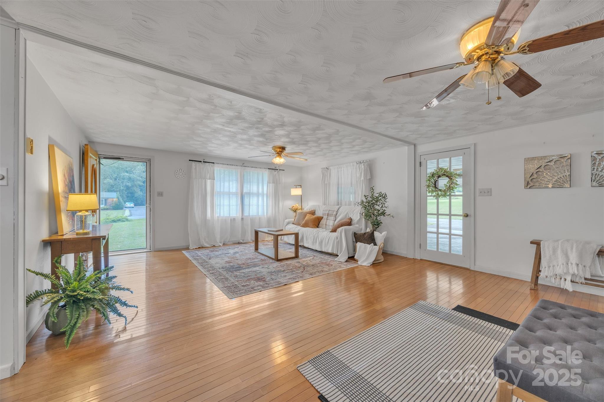 76 Eastview Court NW