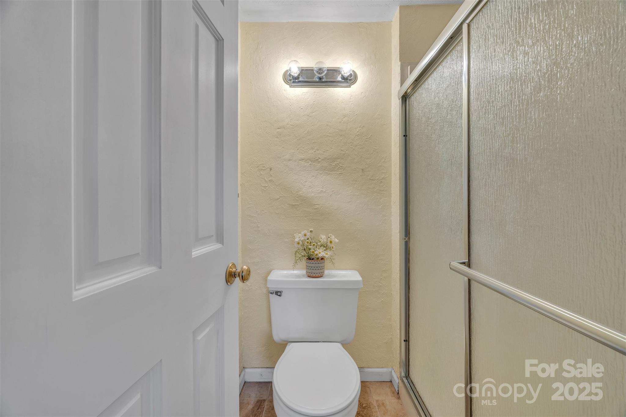 76 Eastview Court NW