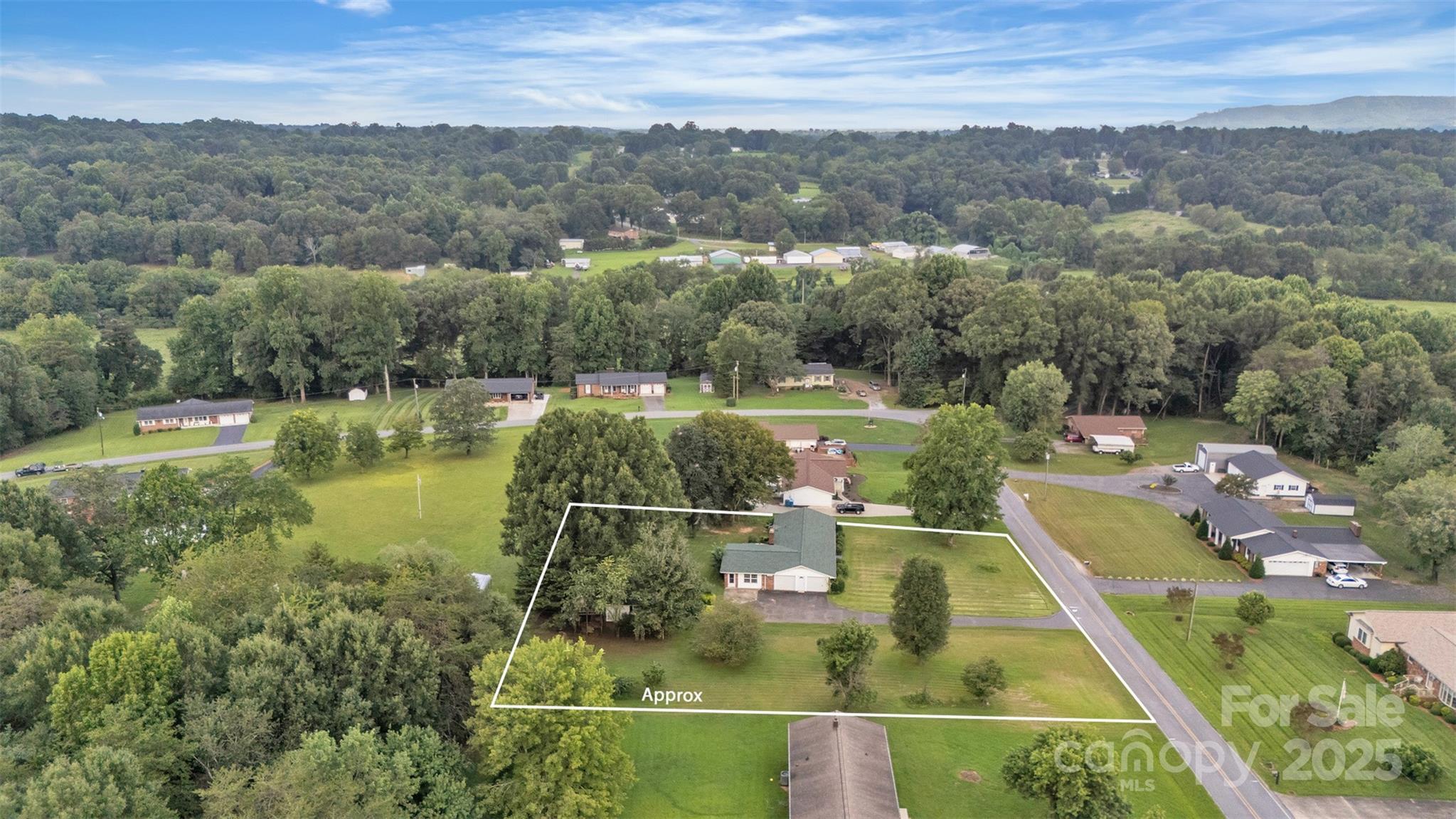 76 Eastview Court NW