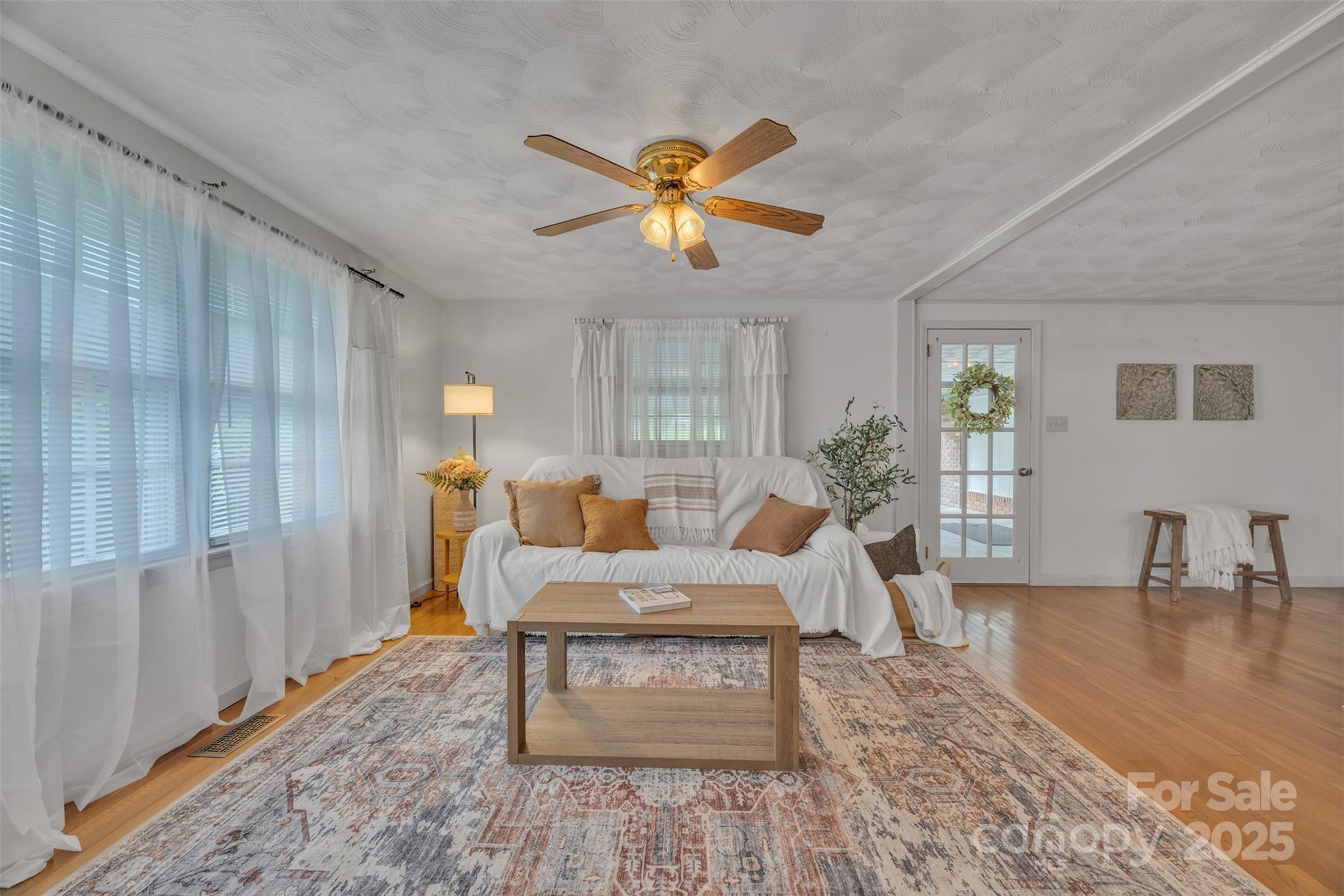 76 Eastview Court NW