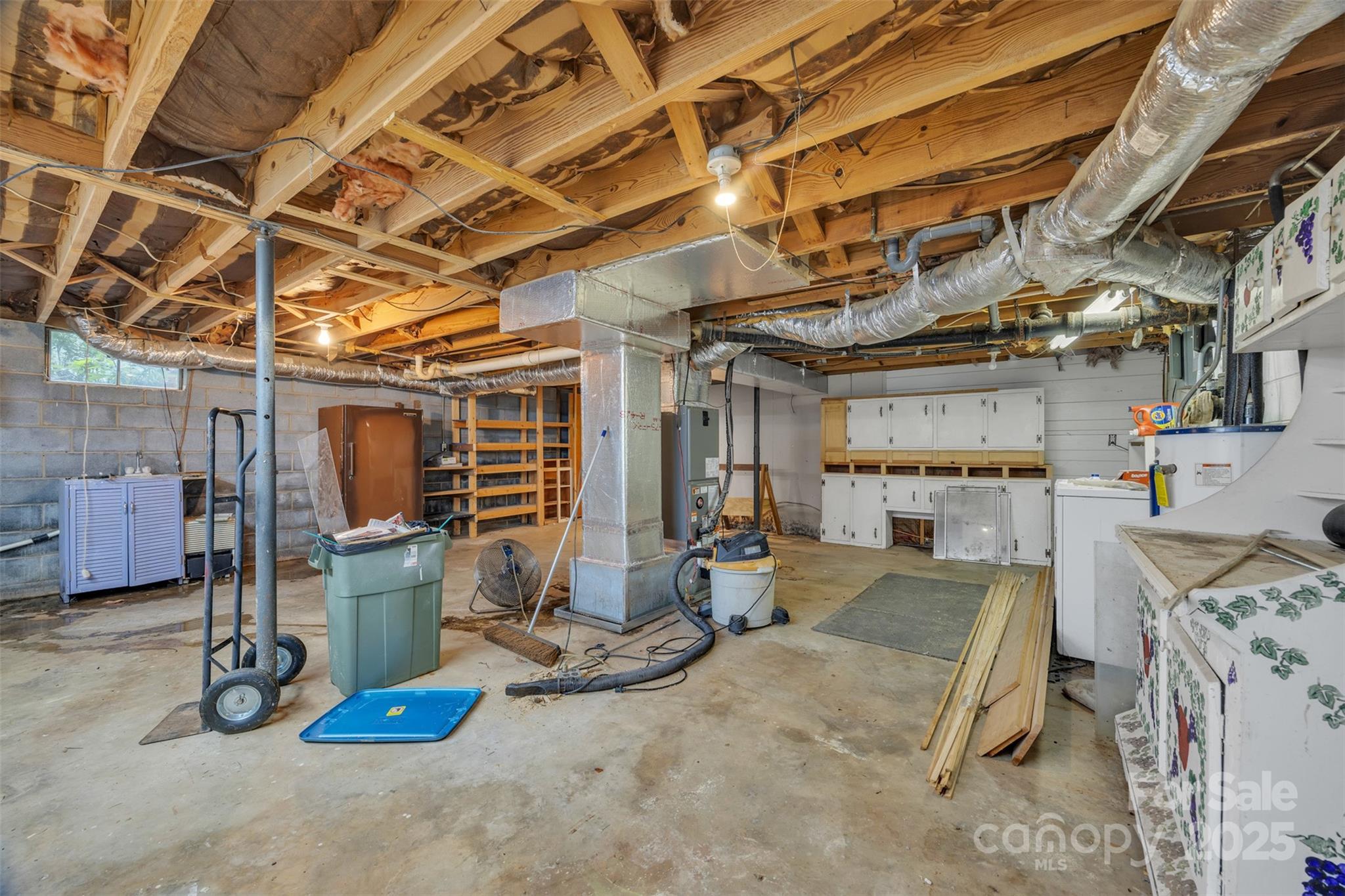 76 Eastview Court NW