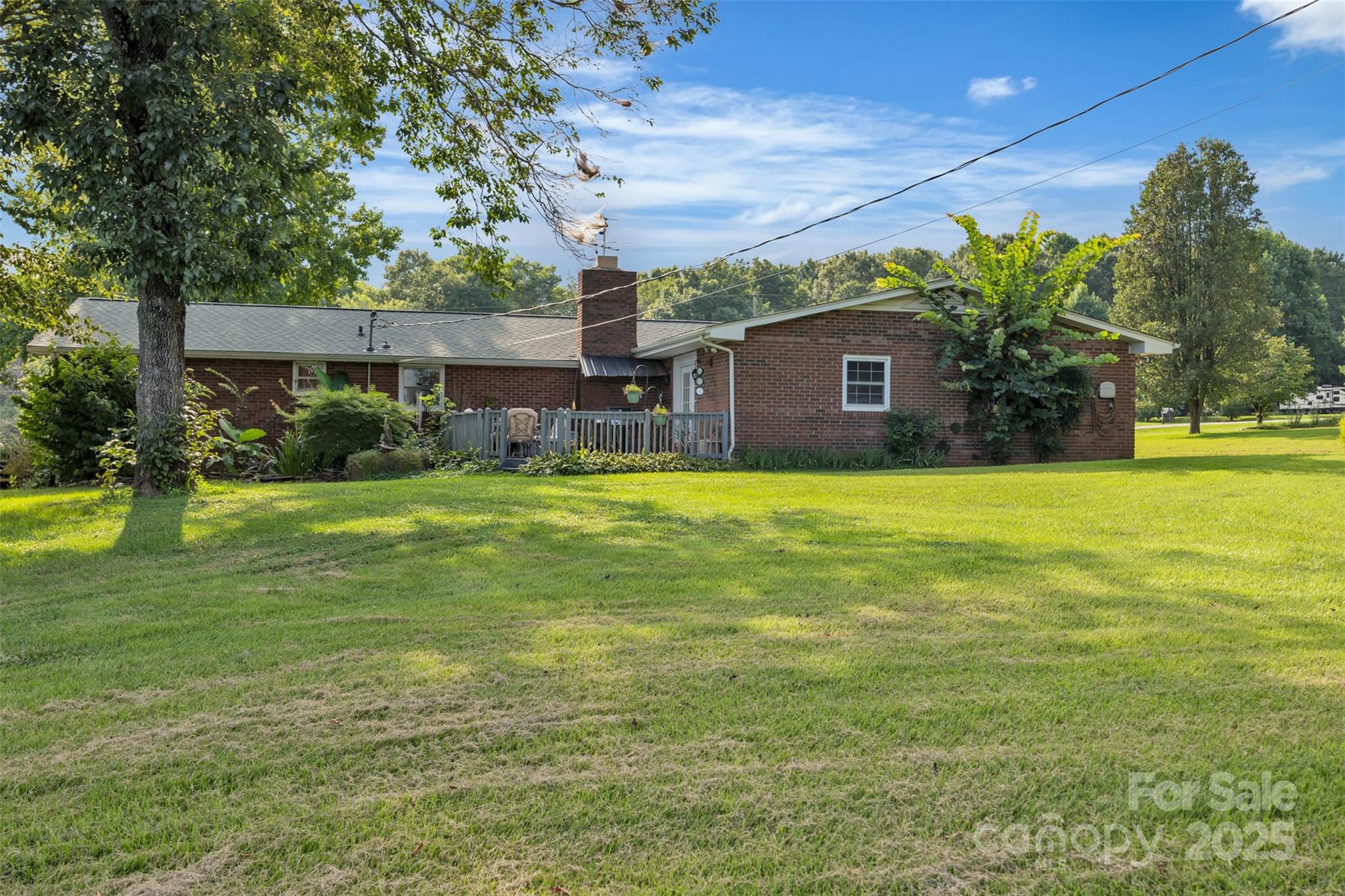 76 Eastview Court NW